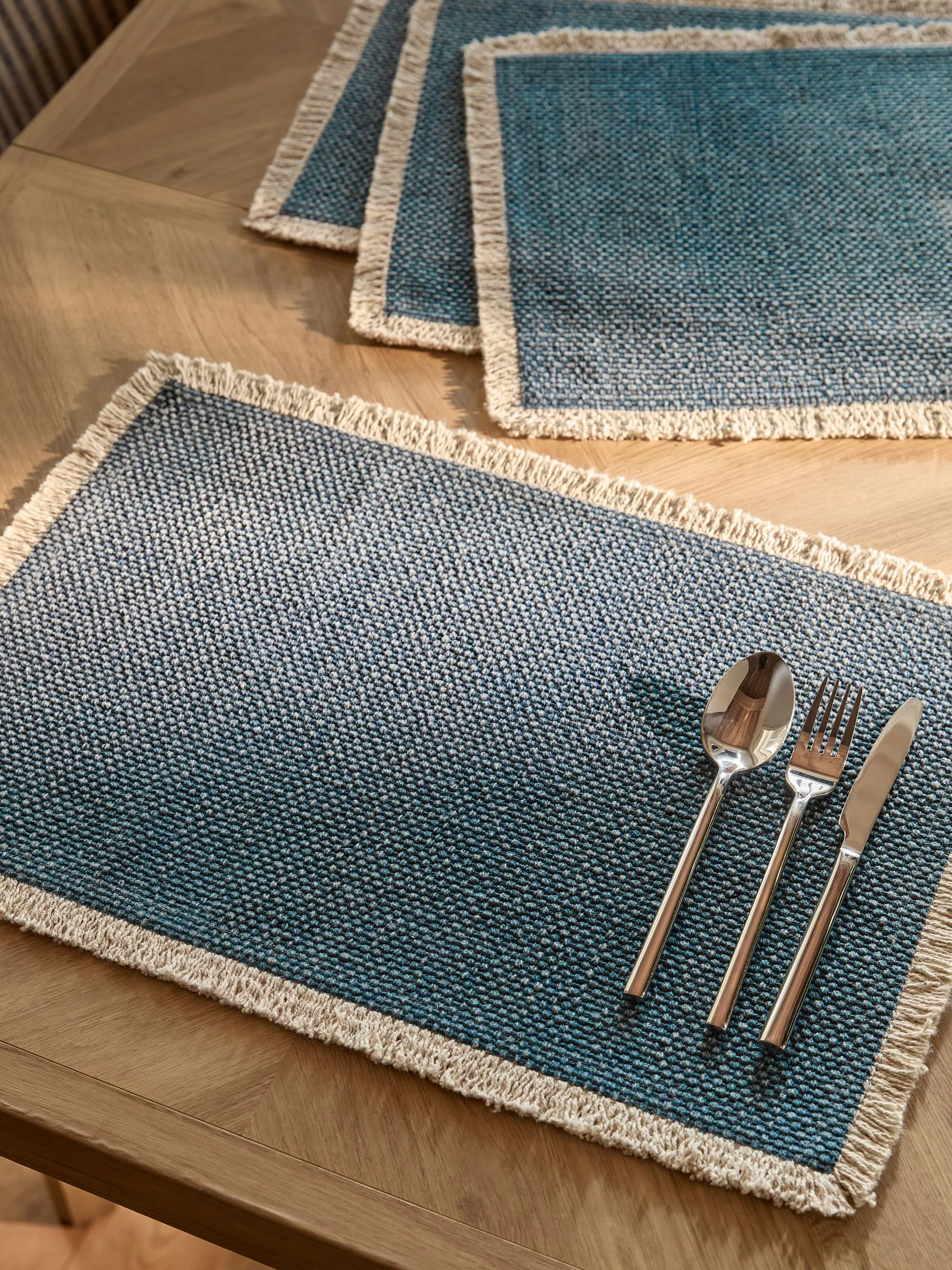 Set van 4 placemats met franjerand
