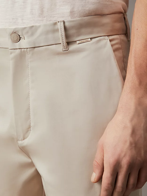 Shorts de cetim elástico