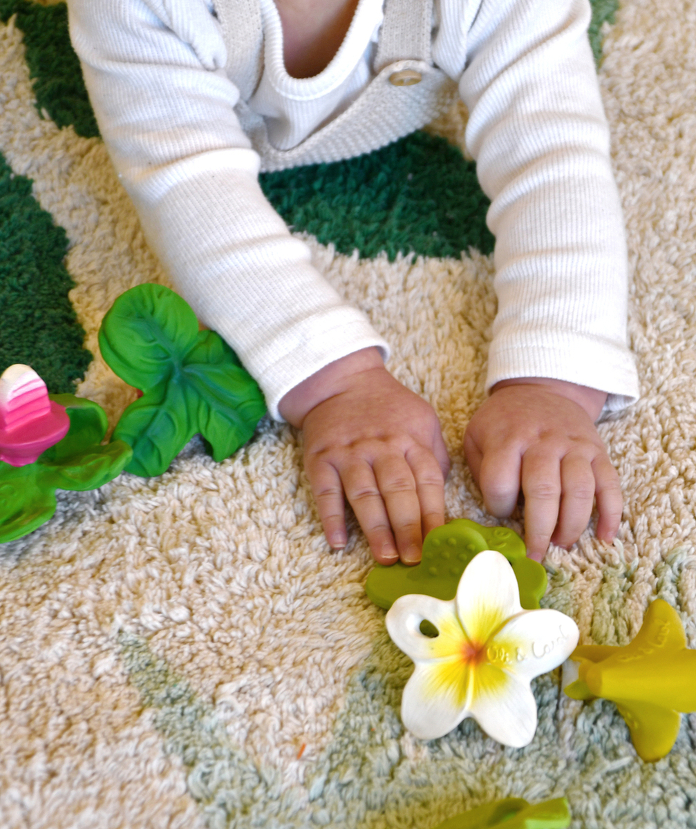 OLI & CAROLMINI ANNEAU DE DENTITION CHEWY FLEUR HAWAIENNE