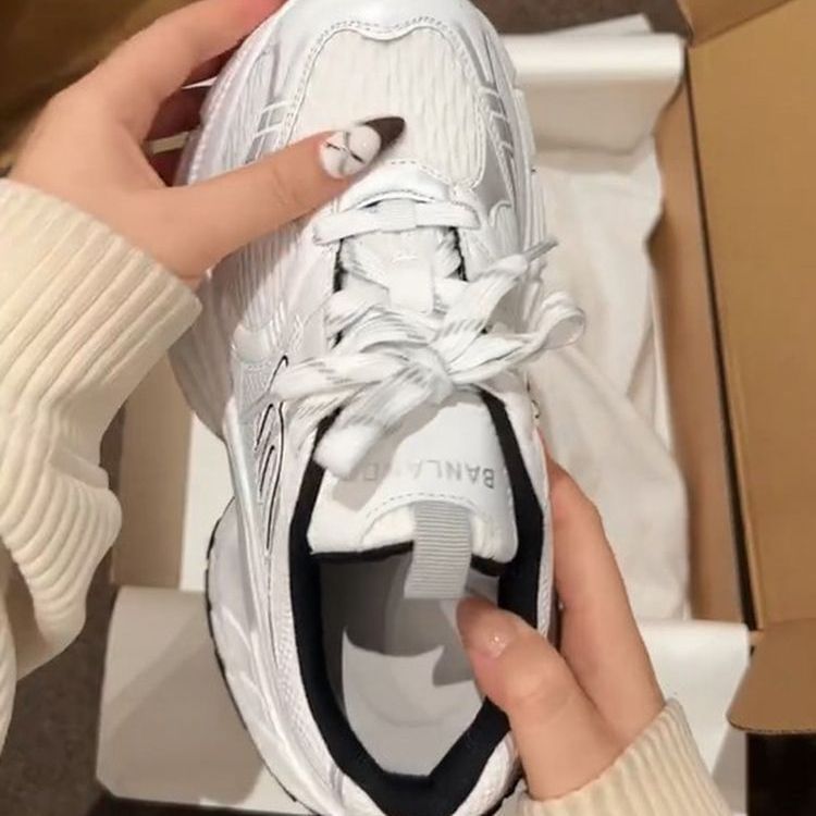 caneik - Platform Lettering Lace Up Sneakers