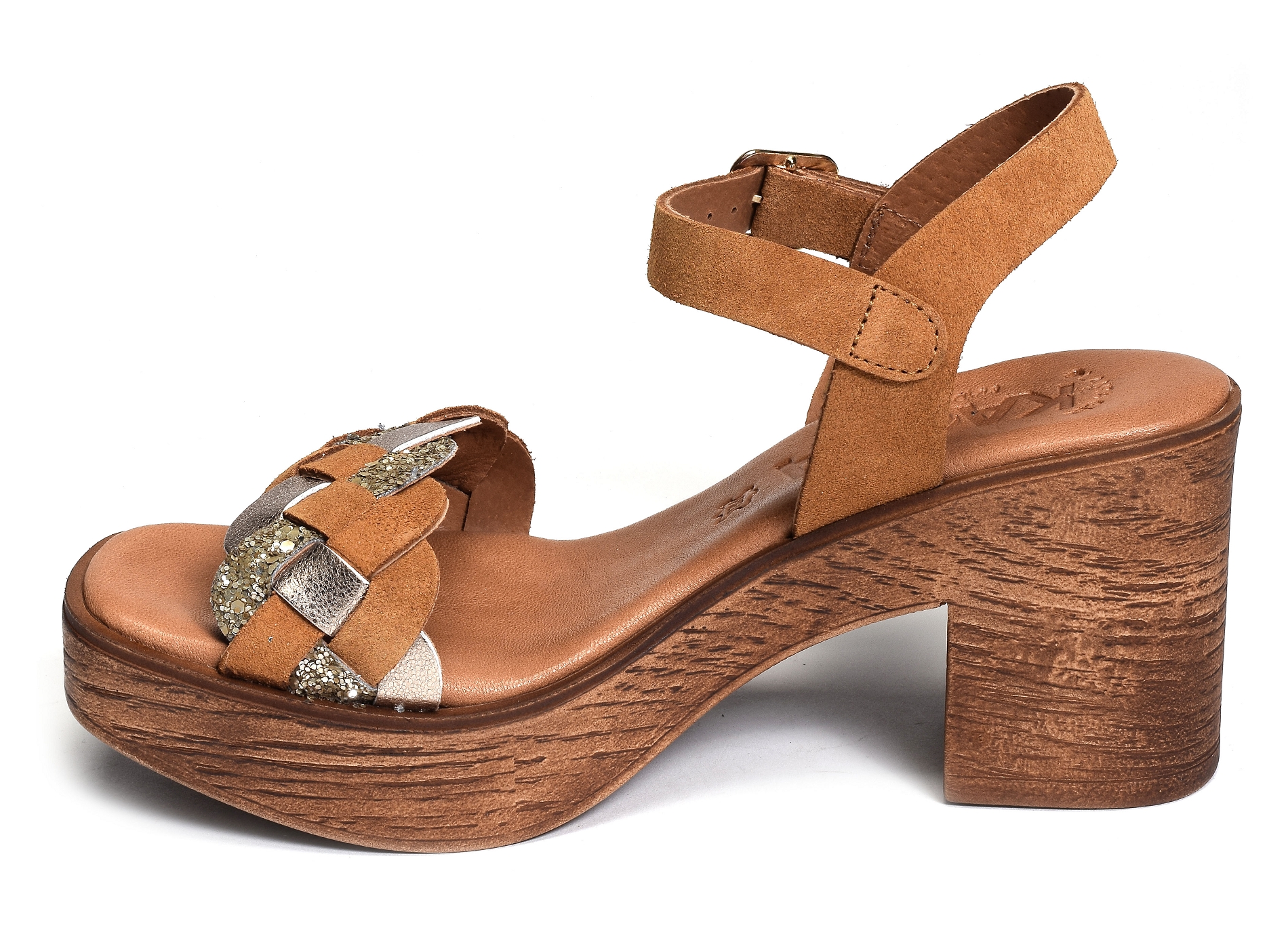 942 camel
