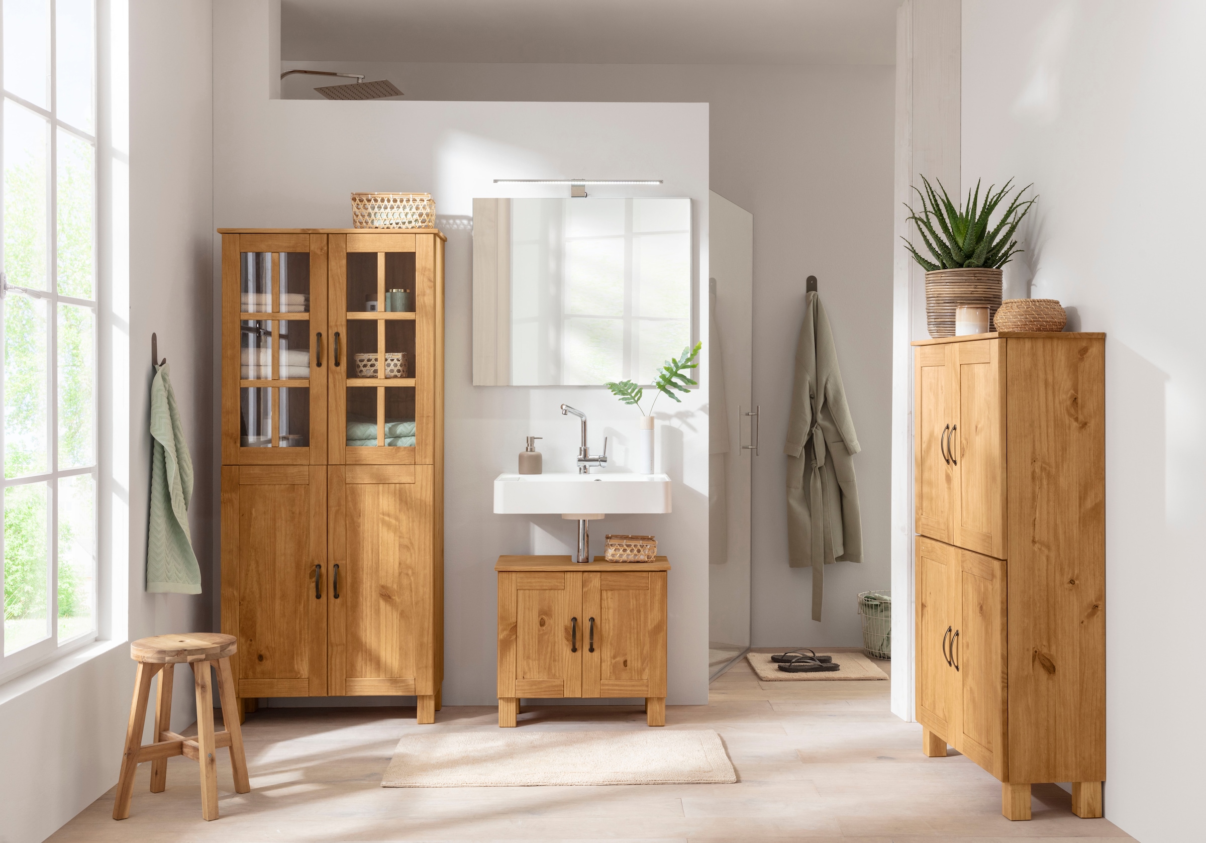 Home affaire Waschbeckenunterschrank »Rodby« FSC®-zertifiziertes Massivholz, Griffe Metall, Breite 60cm, Höhe 55cm