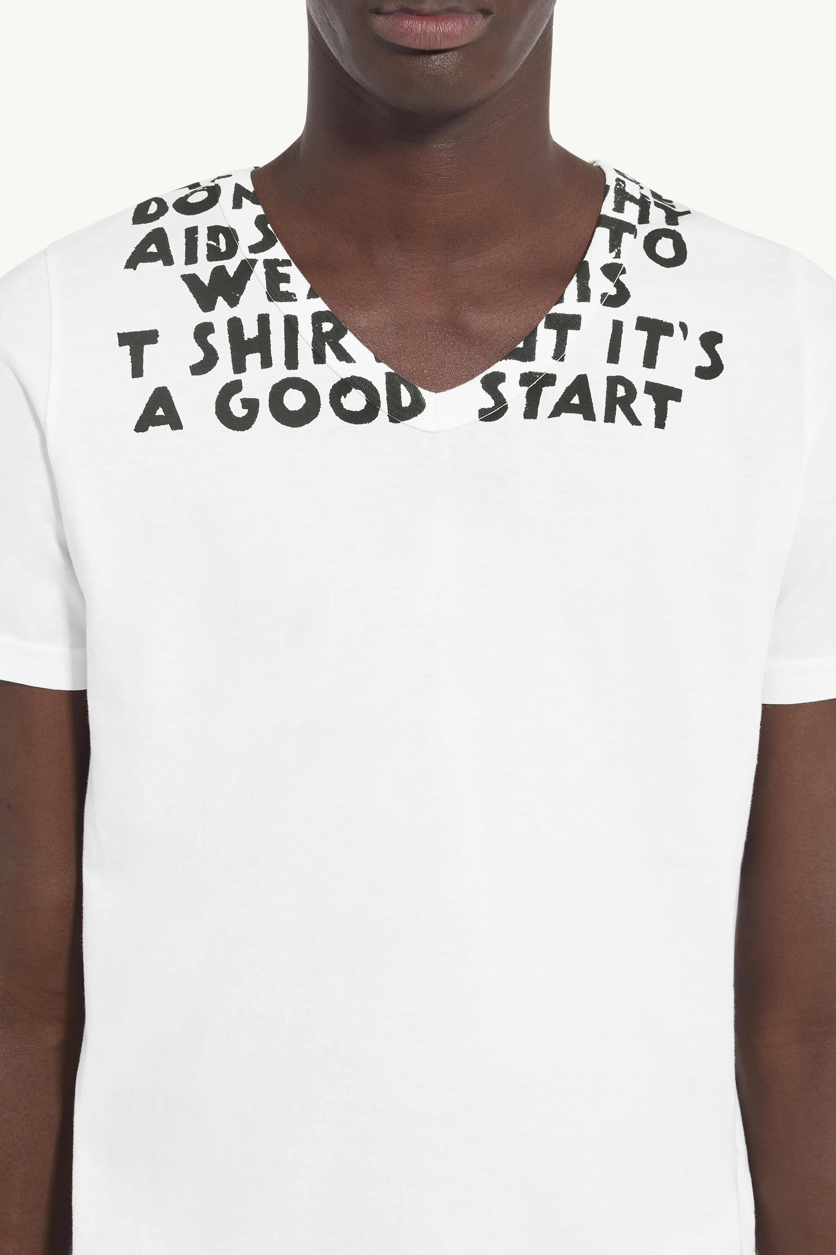 T-shirt col en V SIDA