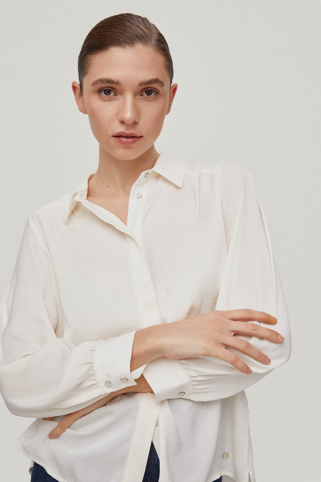 Blusa camisa de cetim - Bege