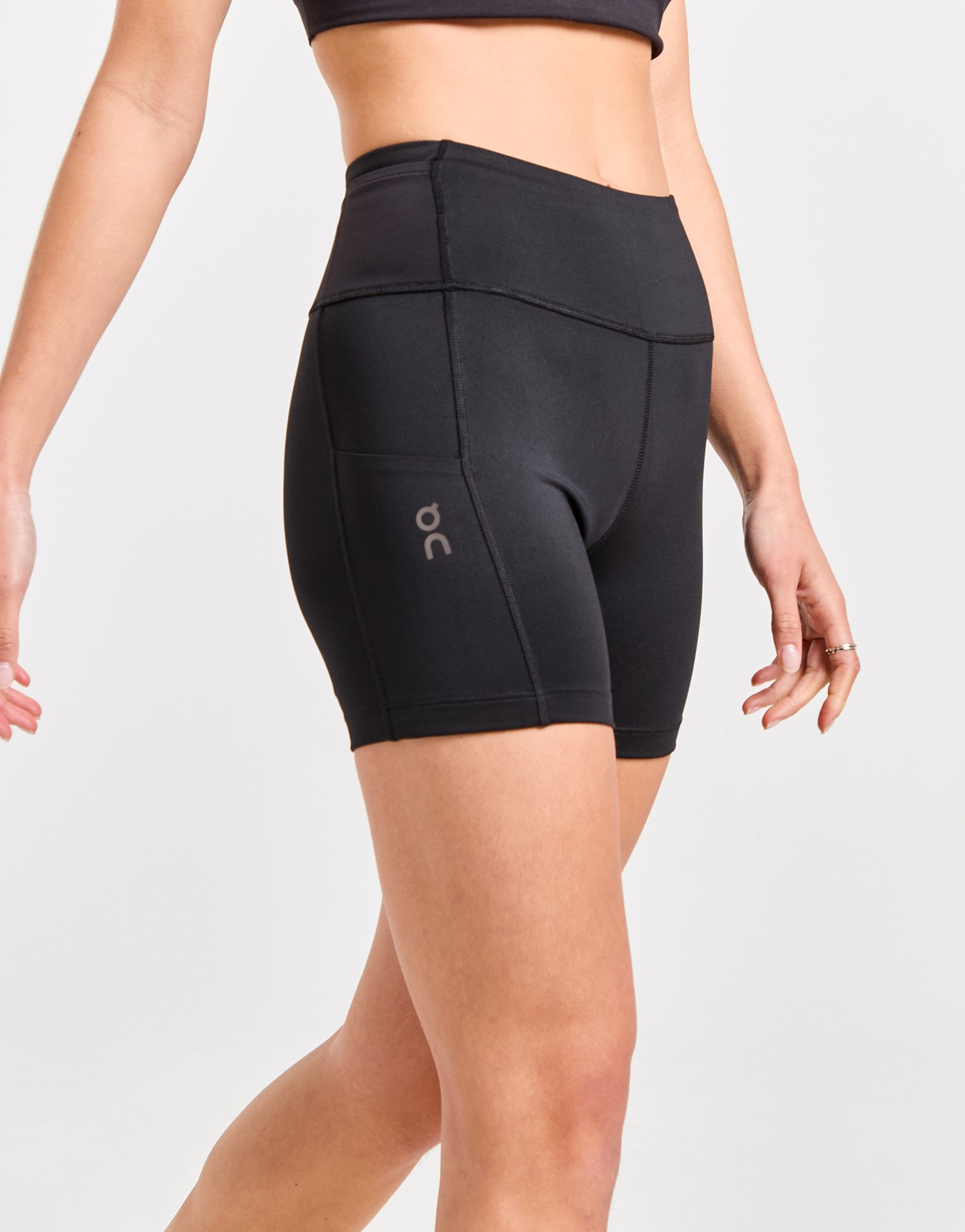 On Running Short Performance Femme