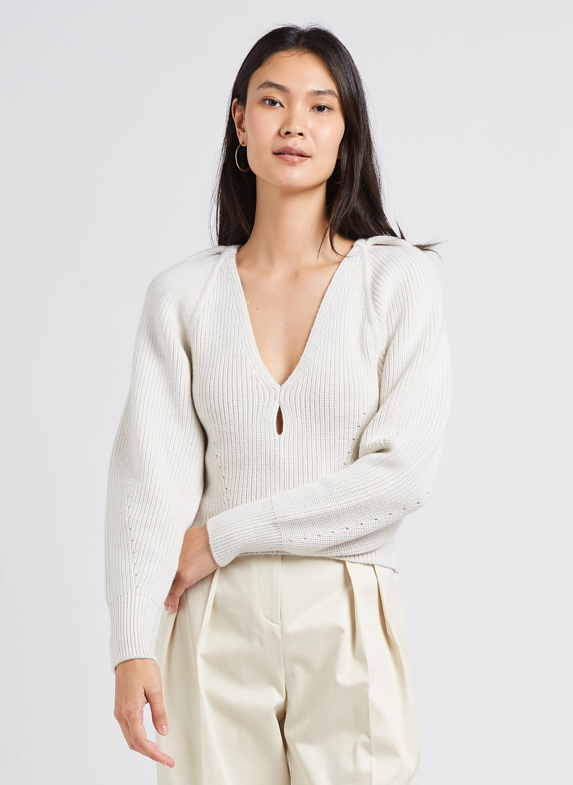 ADSILA - Pull décolleté V en laine | Beige