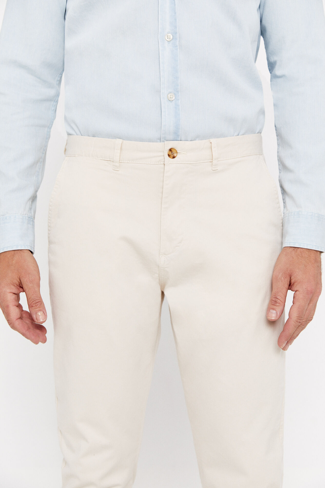 Calça chino leve e de corte justo - Marfim