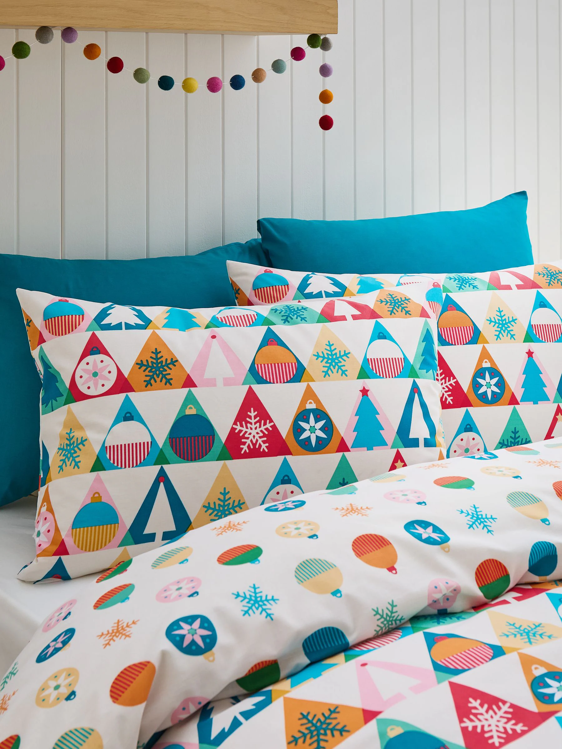 Catherine Lansfield Kerstmis Geo Brights omkeerbare dekbedovertrekset