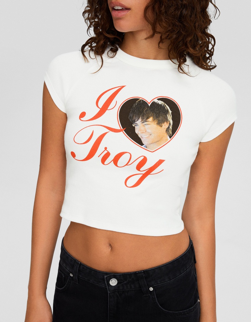 Camiseta de manga curta com estampa de High School Musical