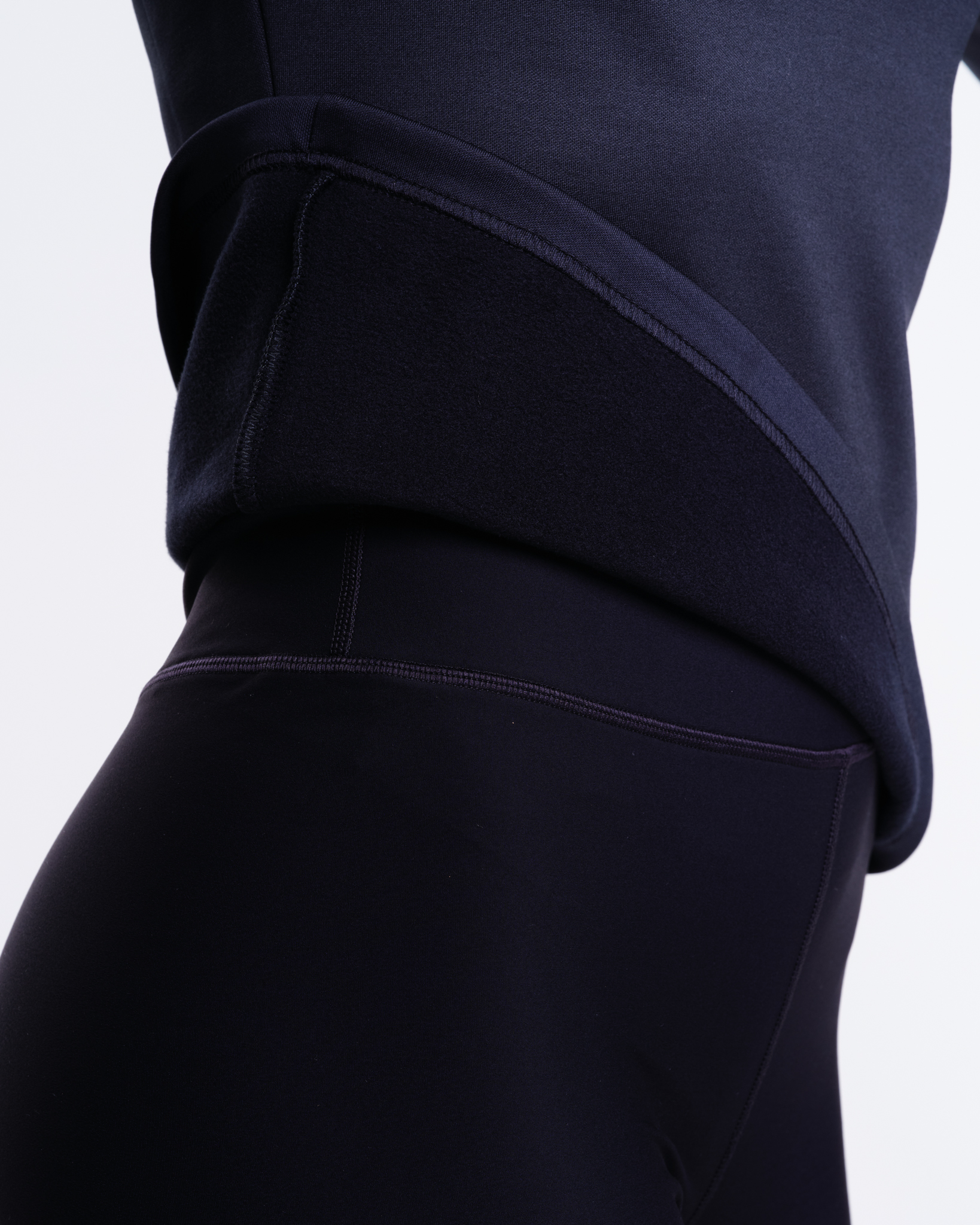 LEVITY Accelerate Winter Half Zip LS Black Beauty
