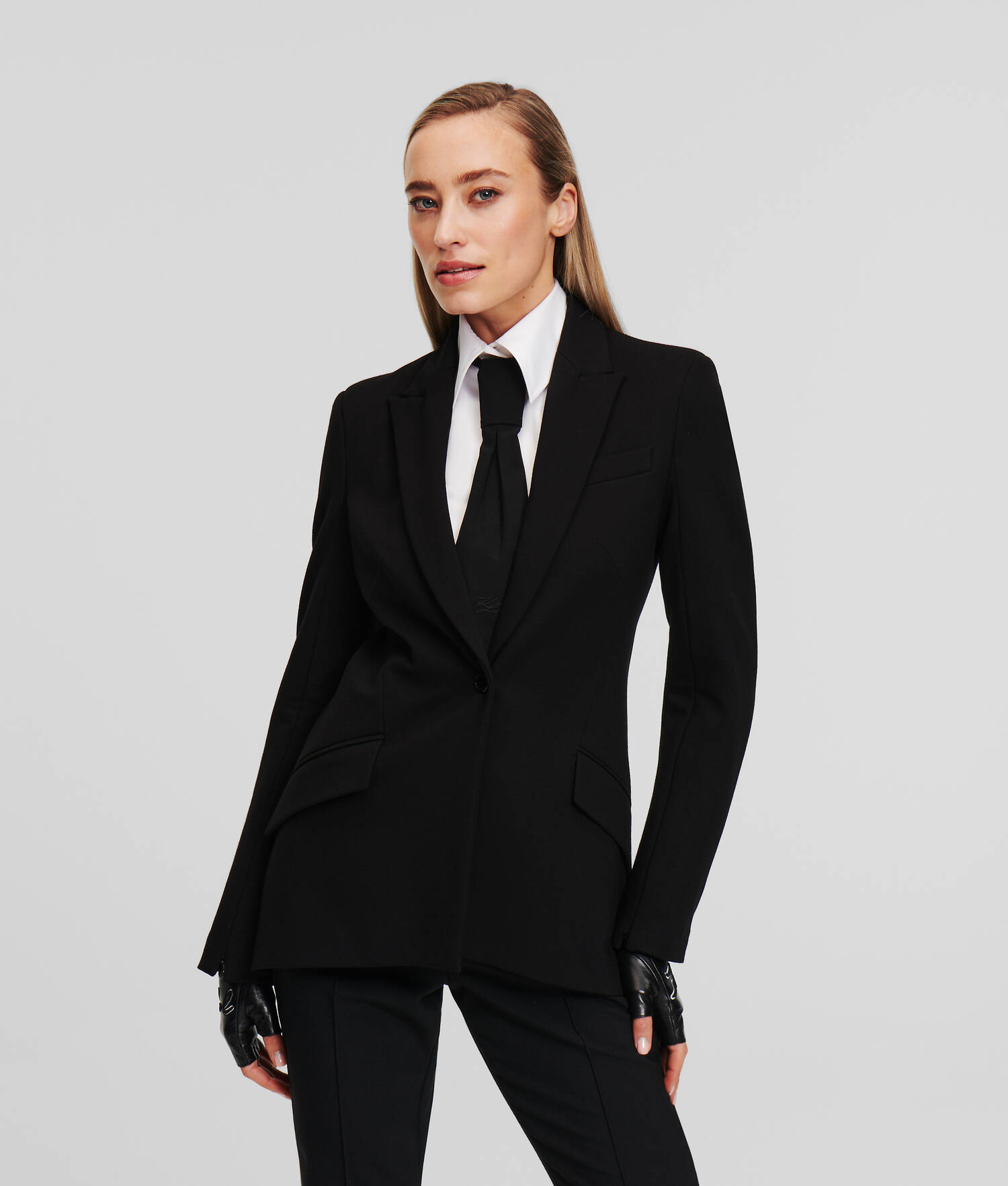 VESTE EN PUNTO