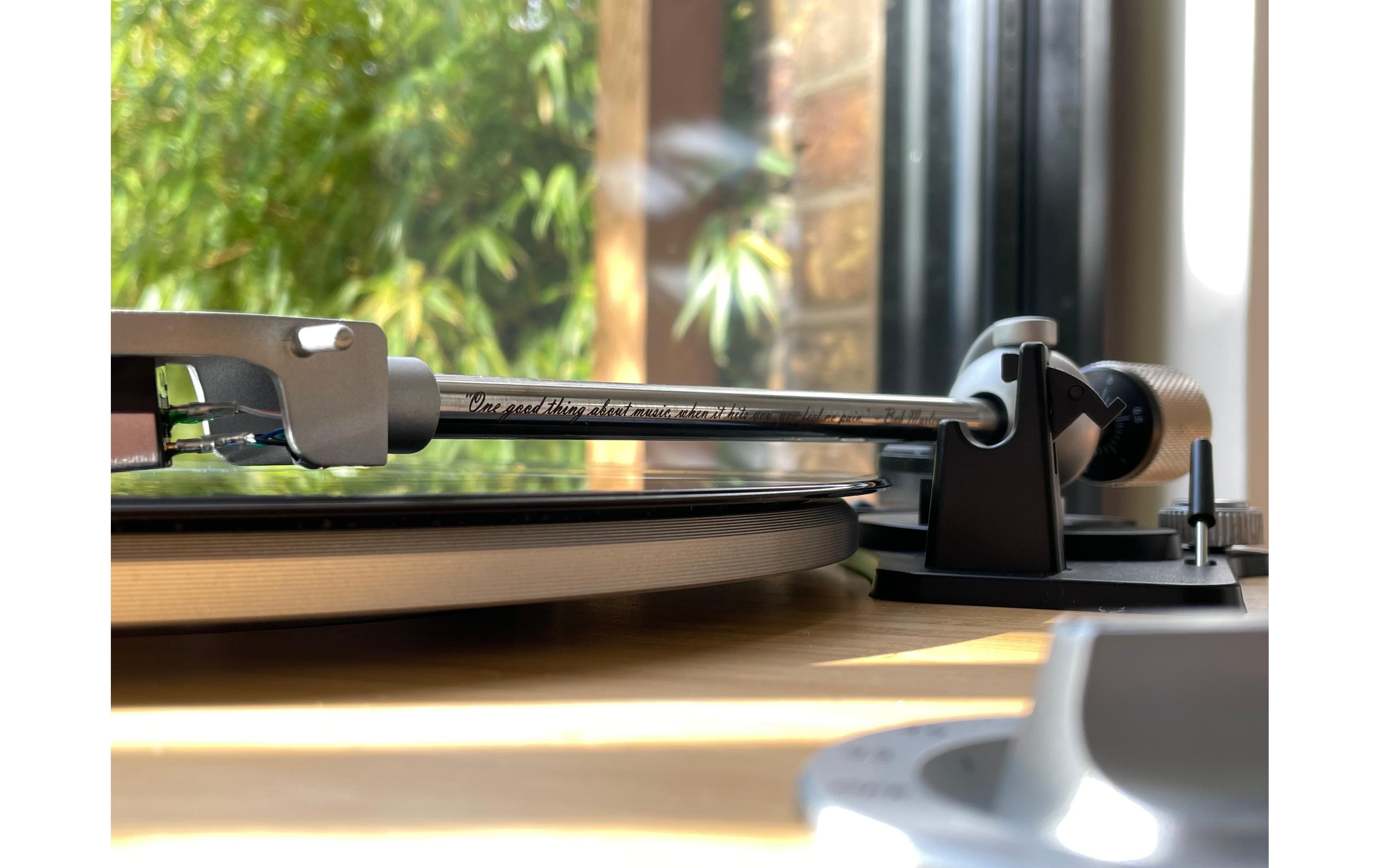 Plattenspieler mit Bluetooth Stir it Up Wireless Braun<br>Plattenspieler mit integriertem Vorverstärker und WiFi