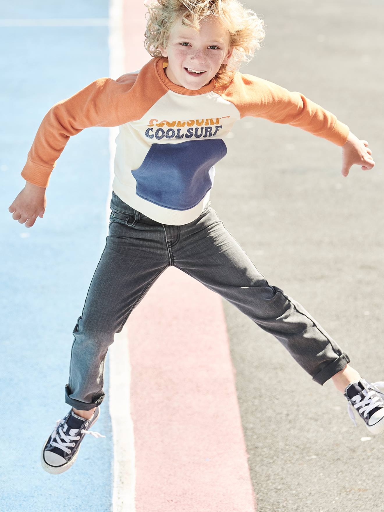 Calça jeans reta indestrutível para meninos, lavagem azul escura