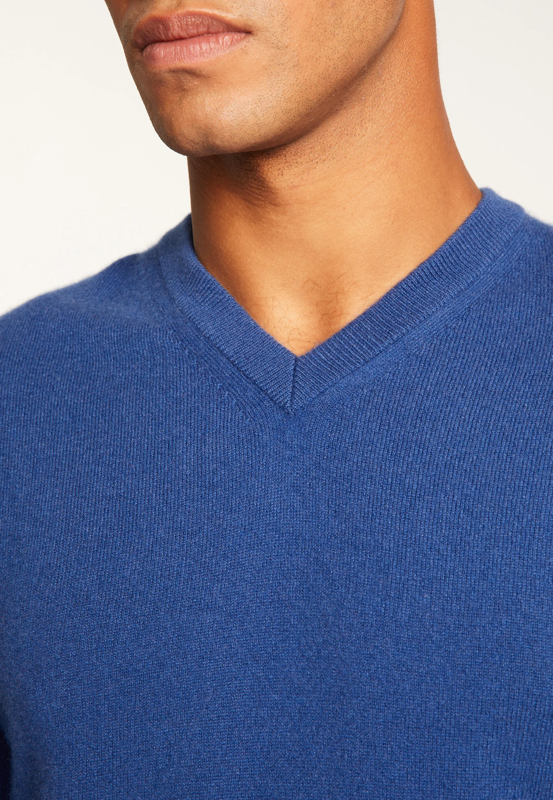 EVANNAH24 - Pull col v en cachemire | Bleu