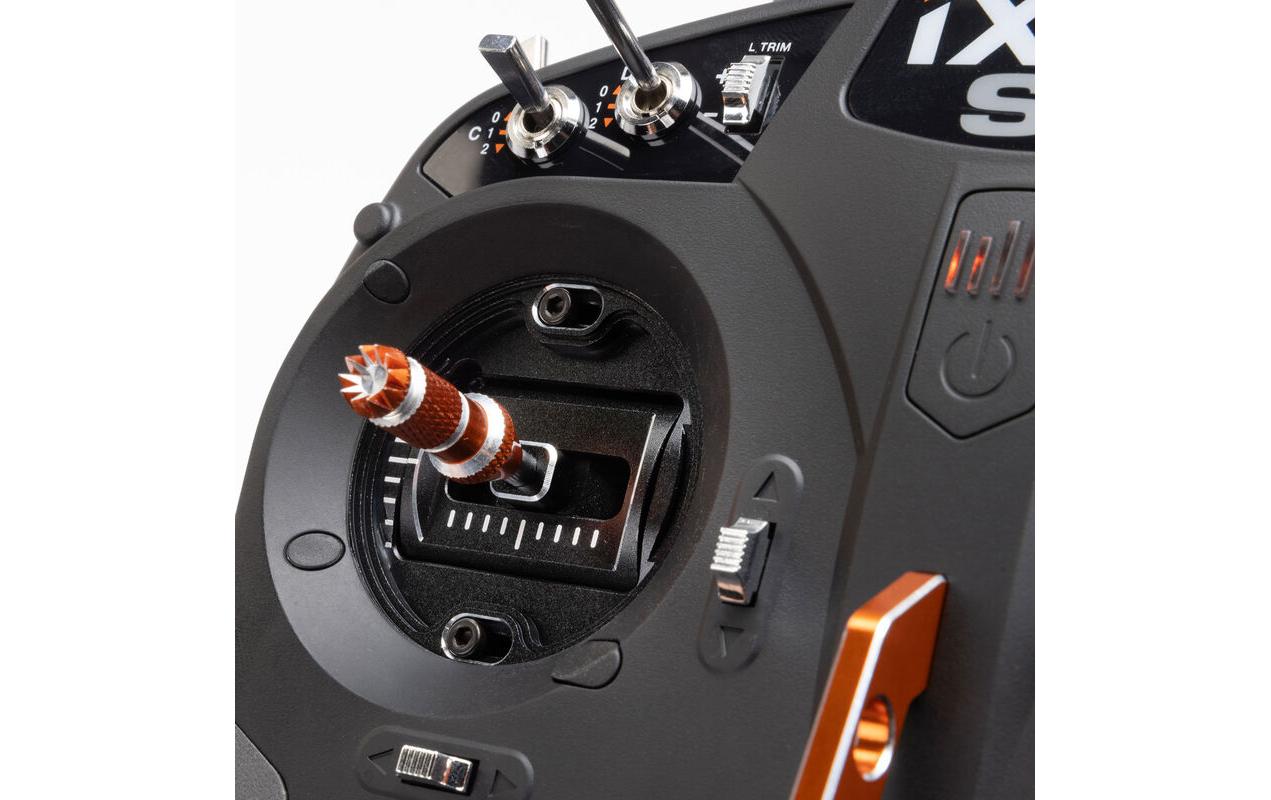 Fernsteuerung iX14+ 2.4 GHz DSMX 20-Kanal<br>Sender für fortgeschrittene Piloten