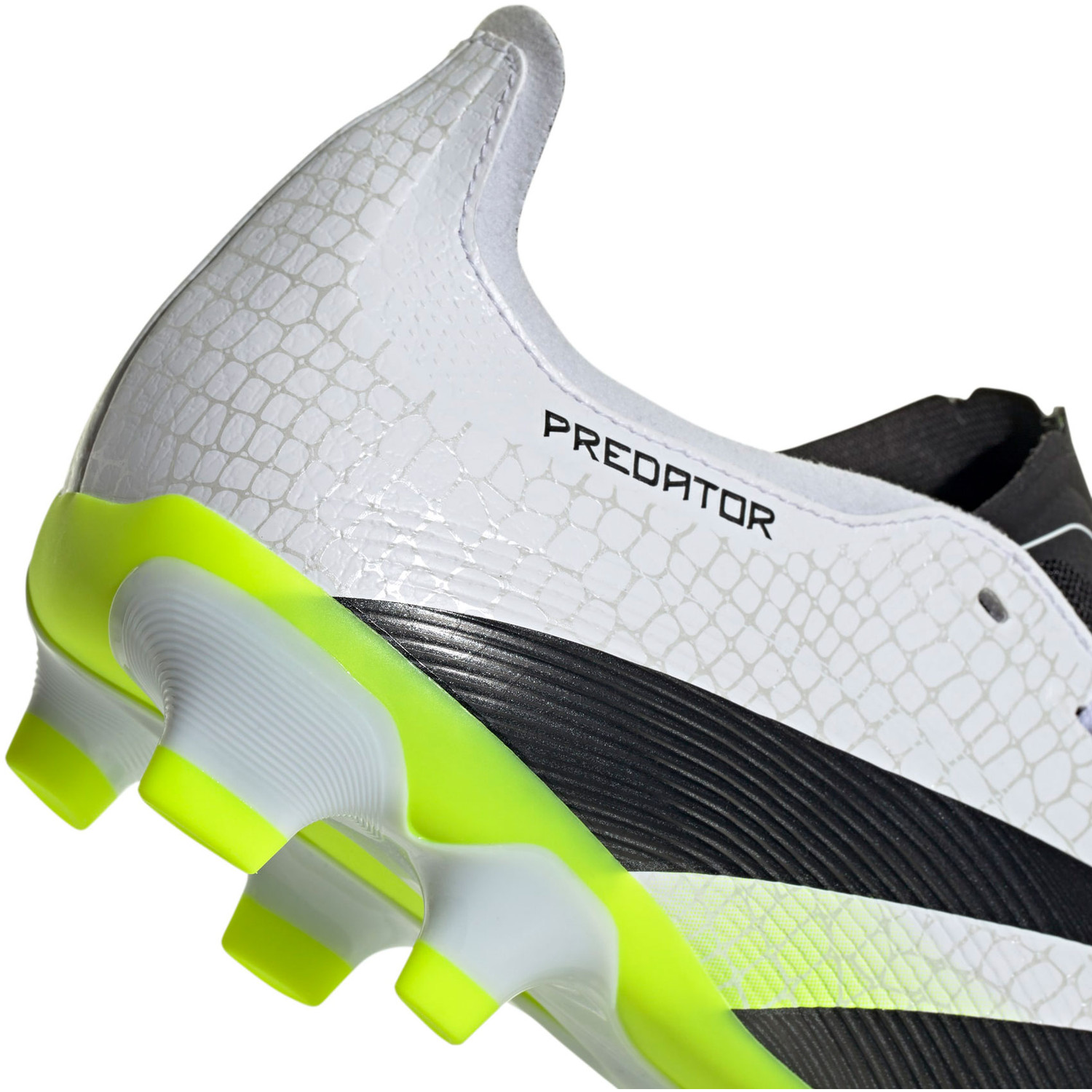 adidas Predator League MG