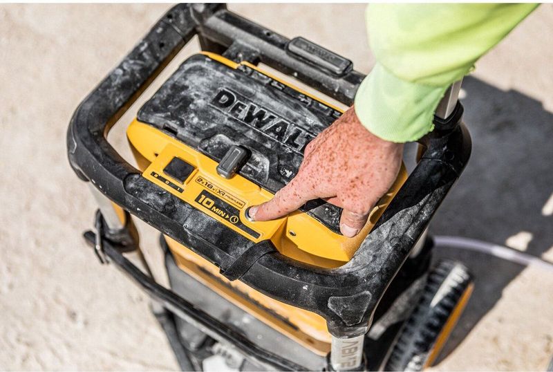 DeWALT DCMPW1600N-XJ Accu Hogedrukreiniger 2x18V Li-ion - 6m Slang en Toebehoren