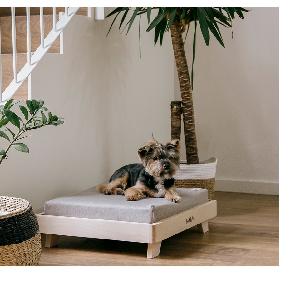 Cama de madeira personalizada para cães Micupets Big Koda