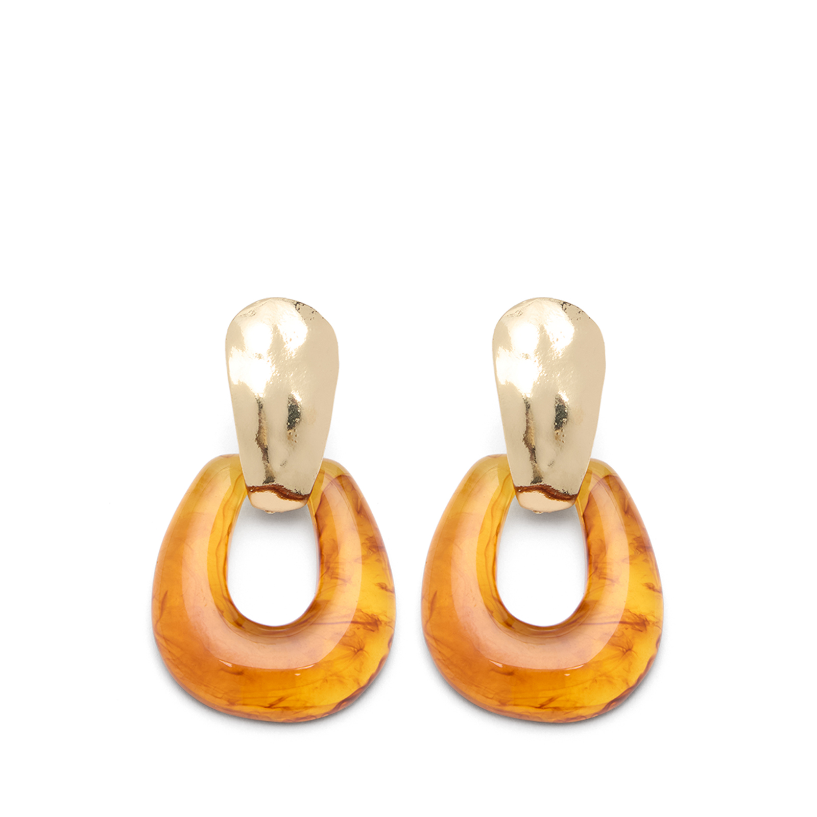 Goudkleurige statement oorbellen met bruine statement pieces