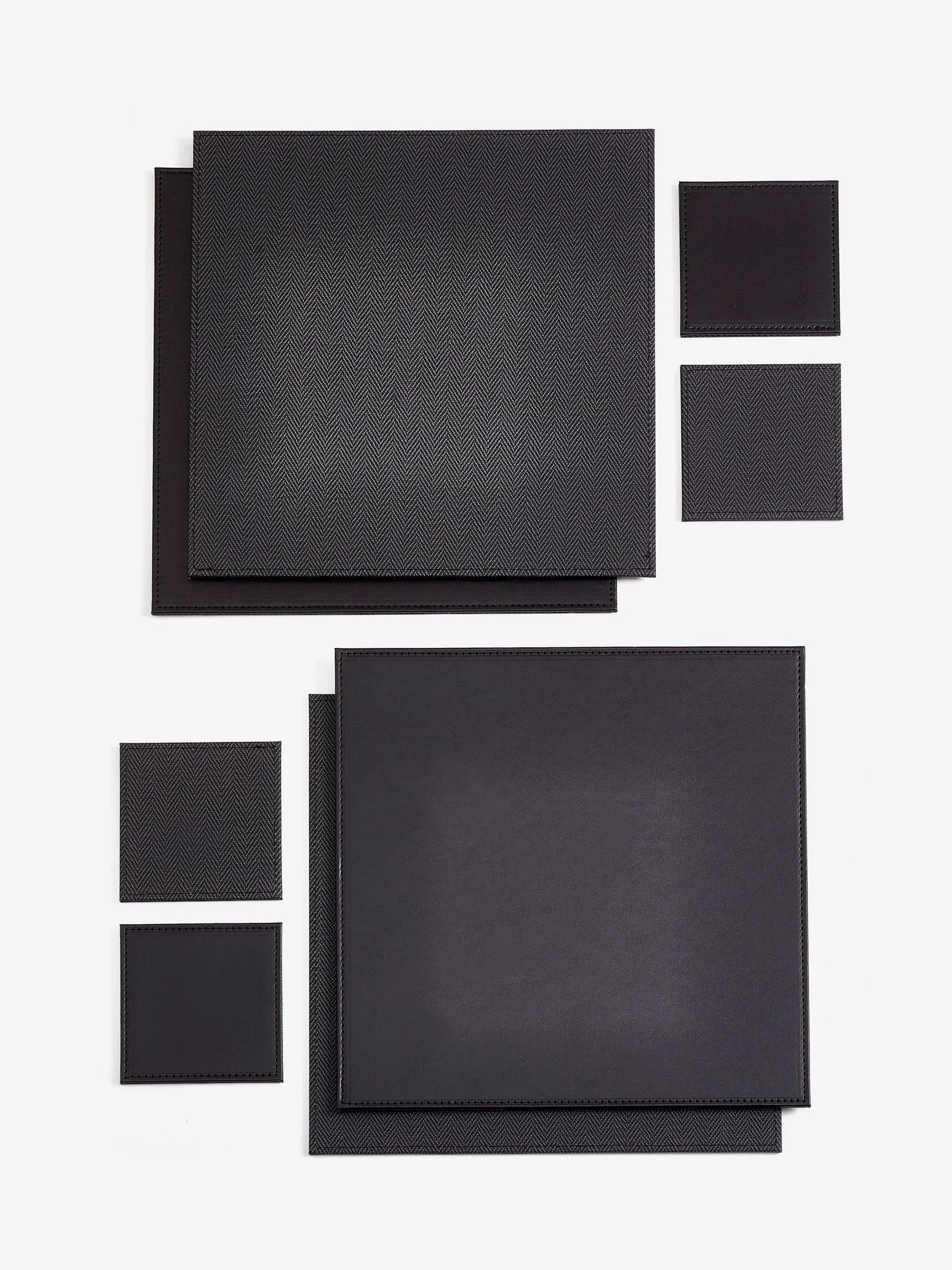 Set van 4 omkeerbare placemats en onderzetters van imitatieleer