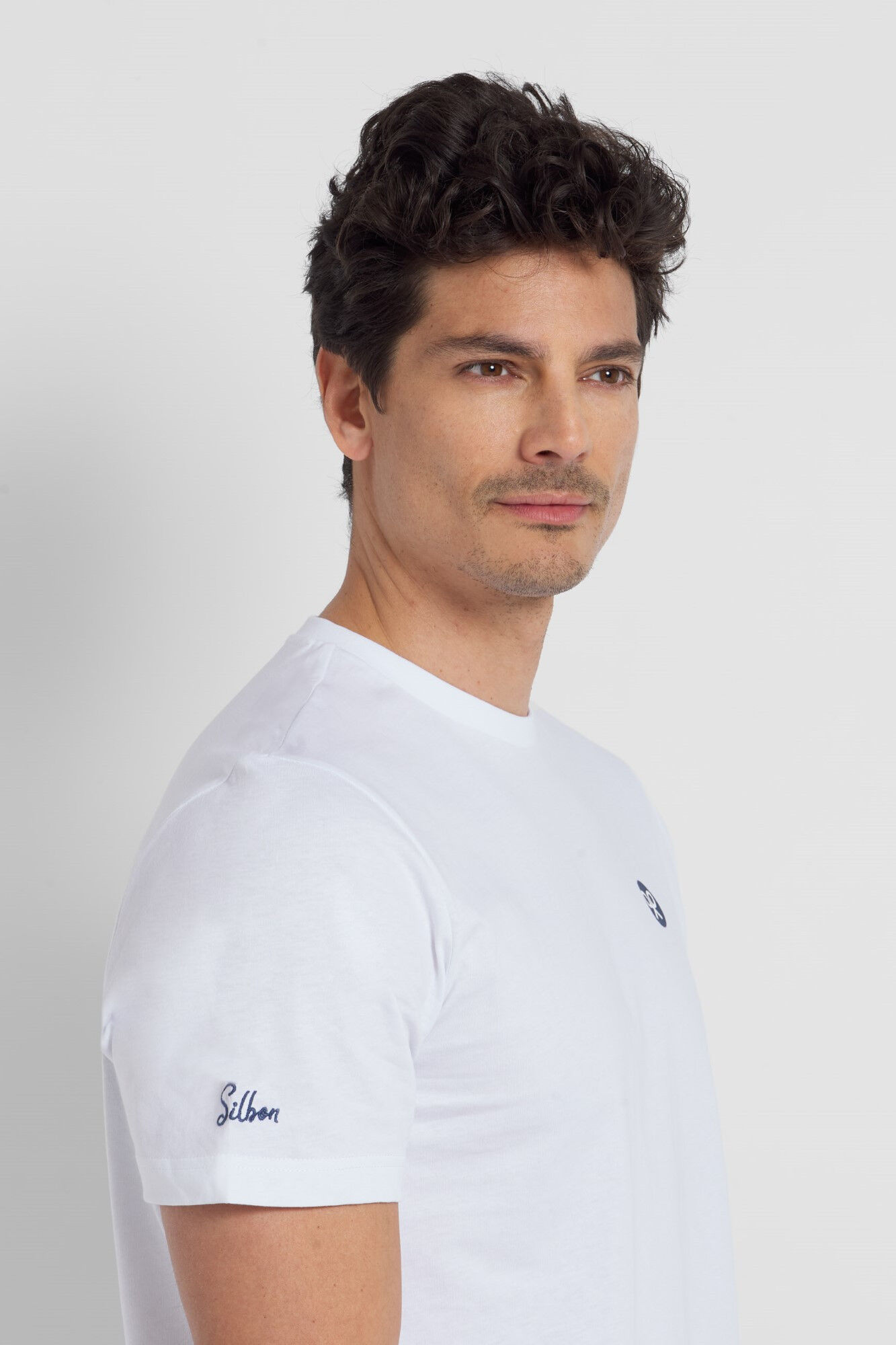 Camiseta branca com logo circular - Branca