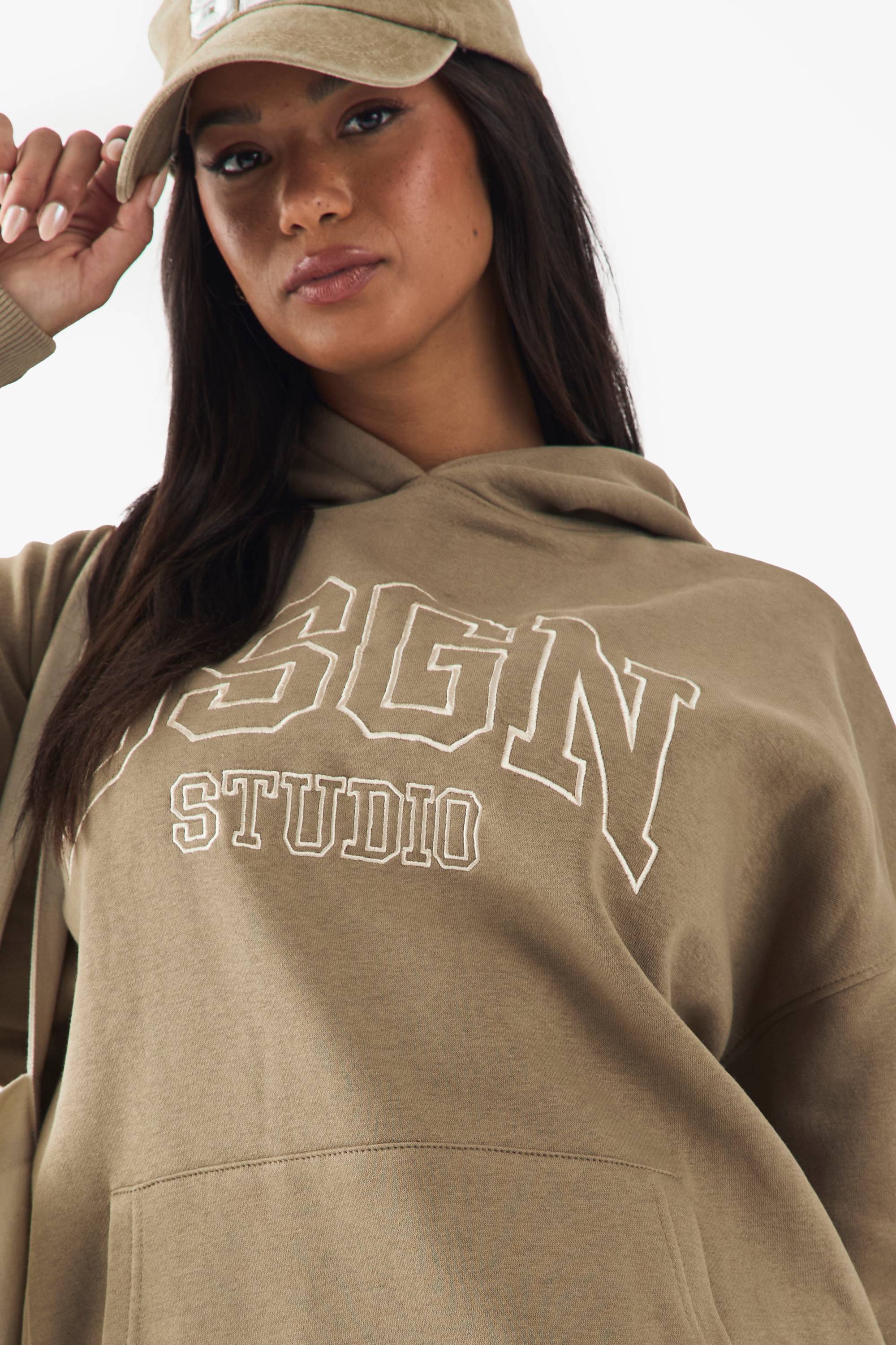 DSGN Studio Collegiate Sweat à capuche oversize brodé