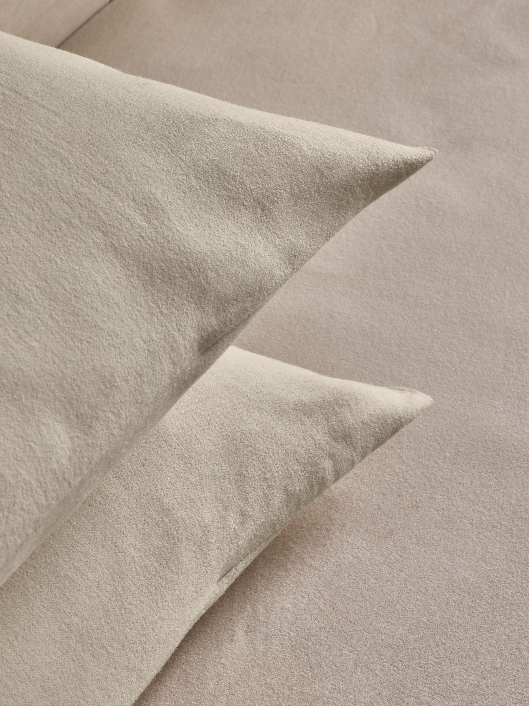 Set of 2 Supersoft 100% Brushed Cotton Pillowcases