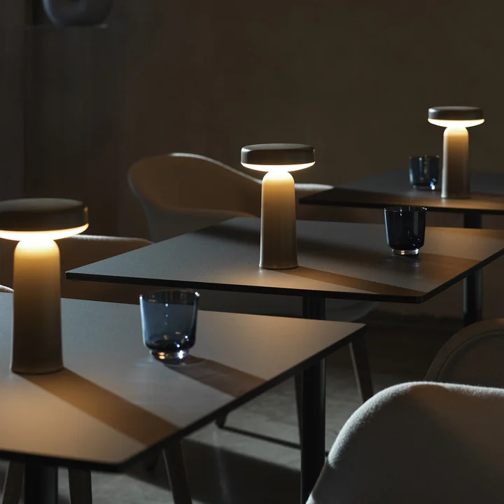 Muuto - Ease Portable LED Outdoor Akkuleuchte, hellblau