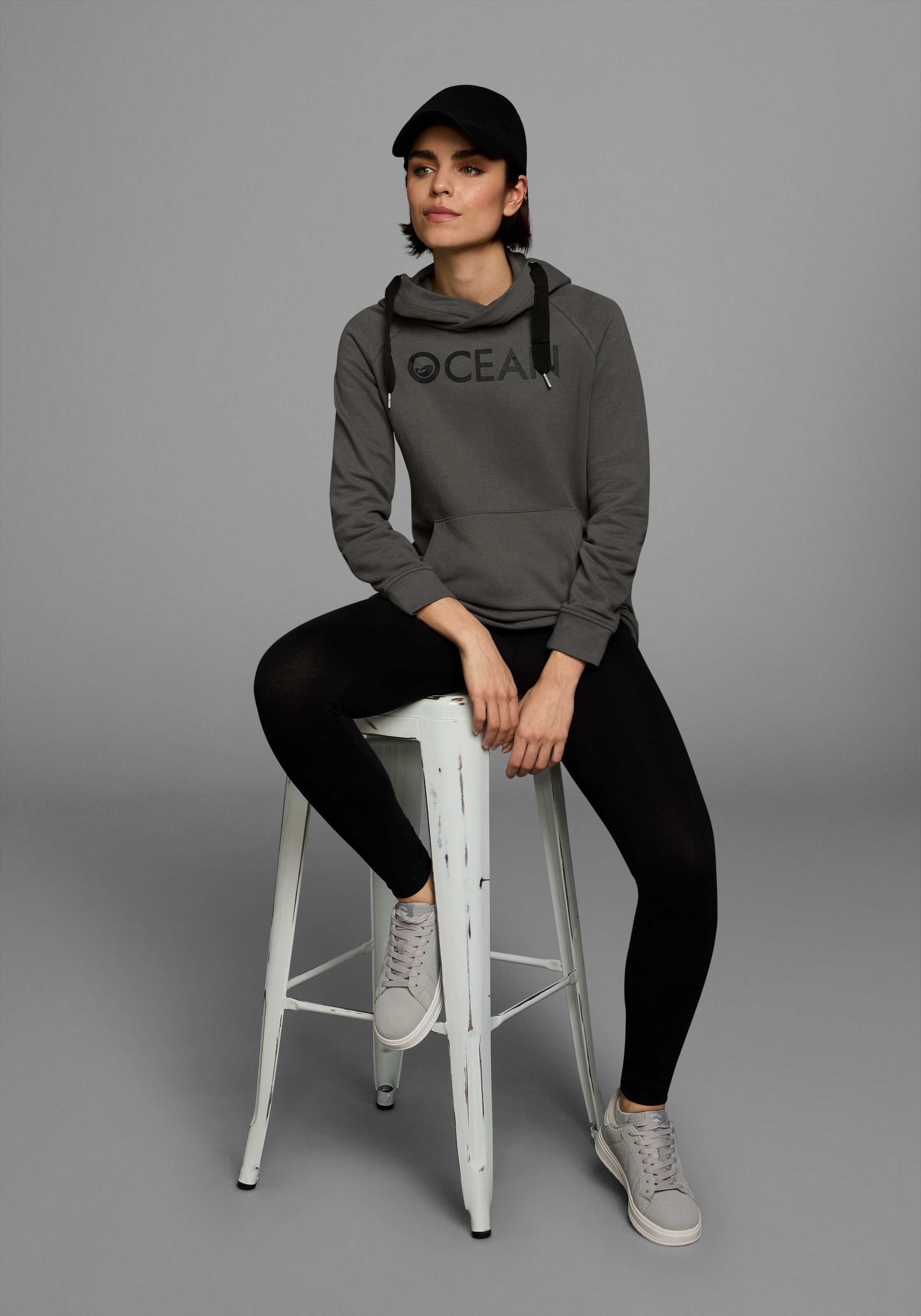Ocean Sportswear Jogginganzug »Essentials Joggingsuit«, 2 Stk. Extralanges Kapuzensweatshirt & Leggings im 2‑teiligen Set