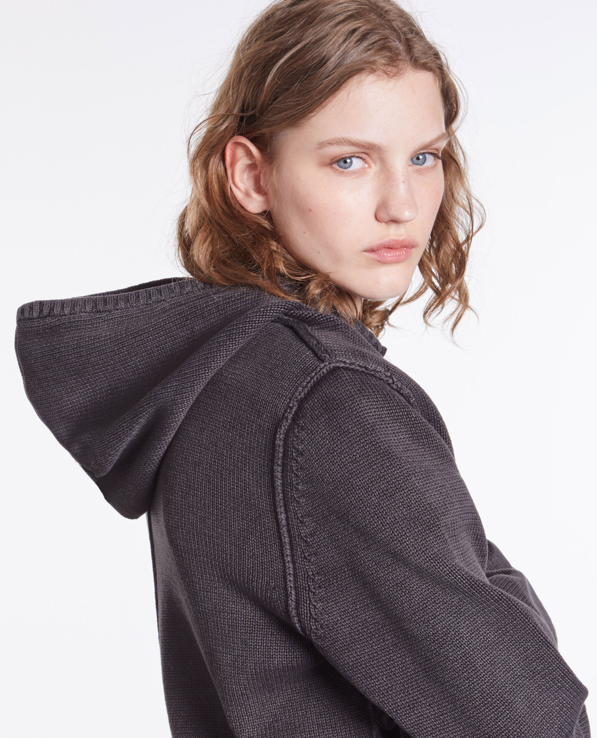 Pull noir à capuche en coton et laine
