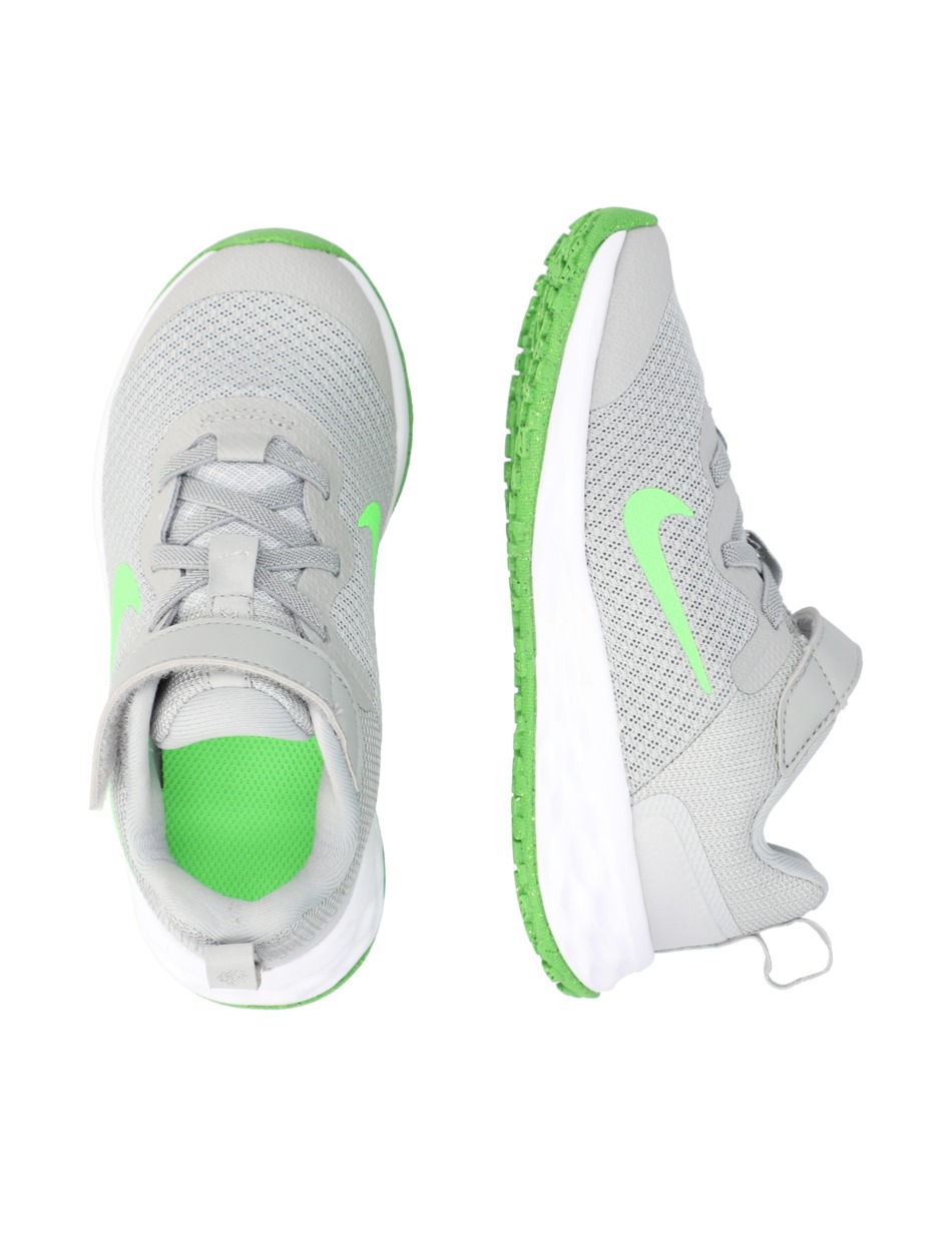 Nike Revolution 6