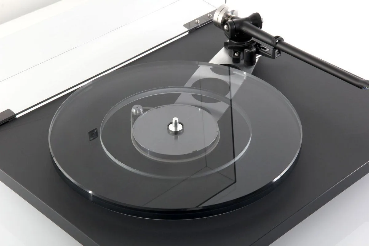 Rega Planar 6   Neo PSU (sans cellule) Platines vinyle hi-fi