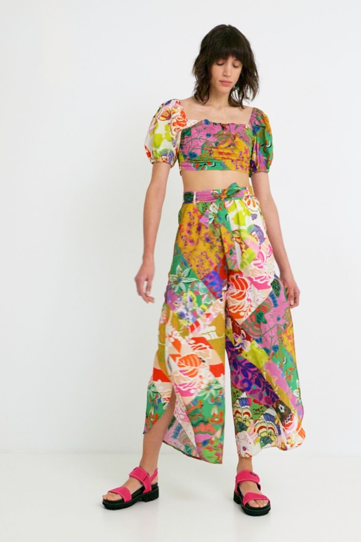 Pantalon ouvertures ethnique M. Christian Lacroix