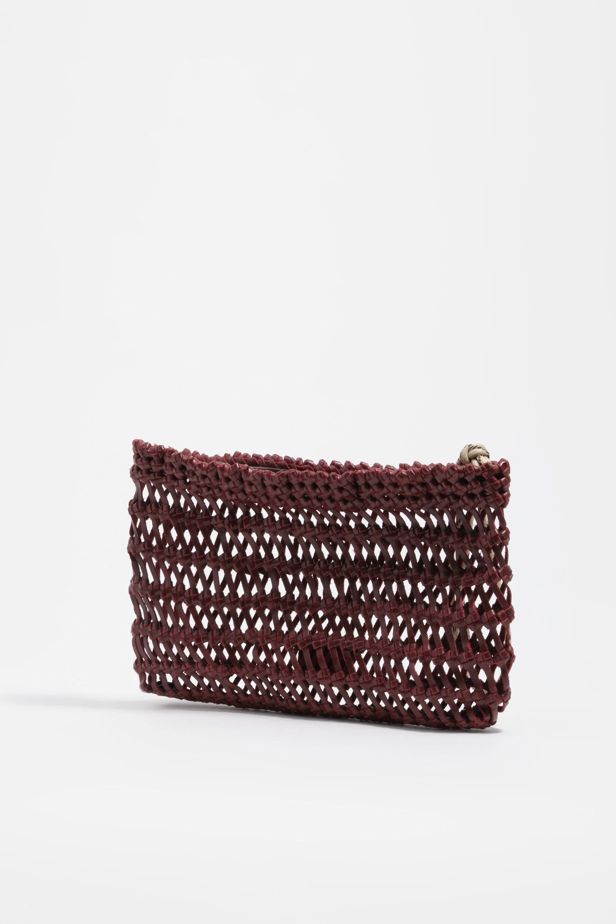 Bolsa de couro trançado cor cereja escura