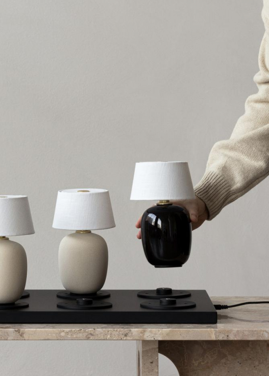 Audo Copenhagen Torso tafellamp oplaadbaar zand
