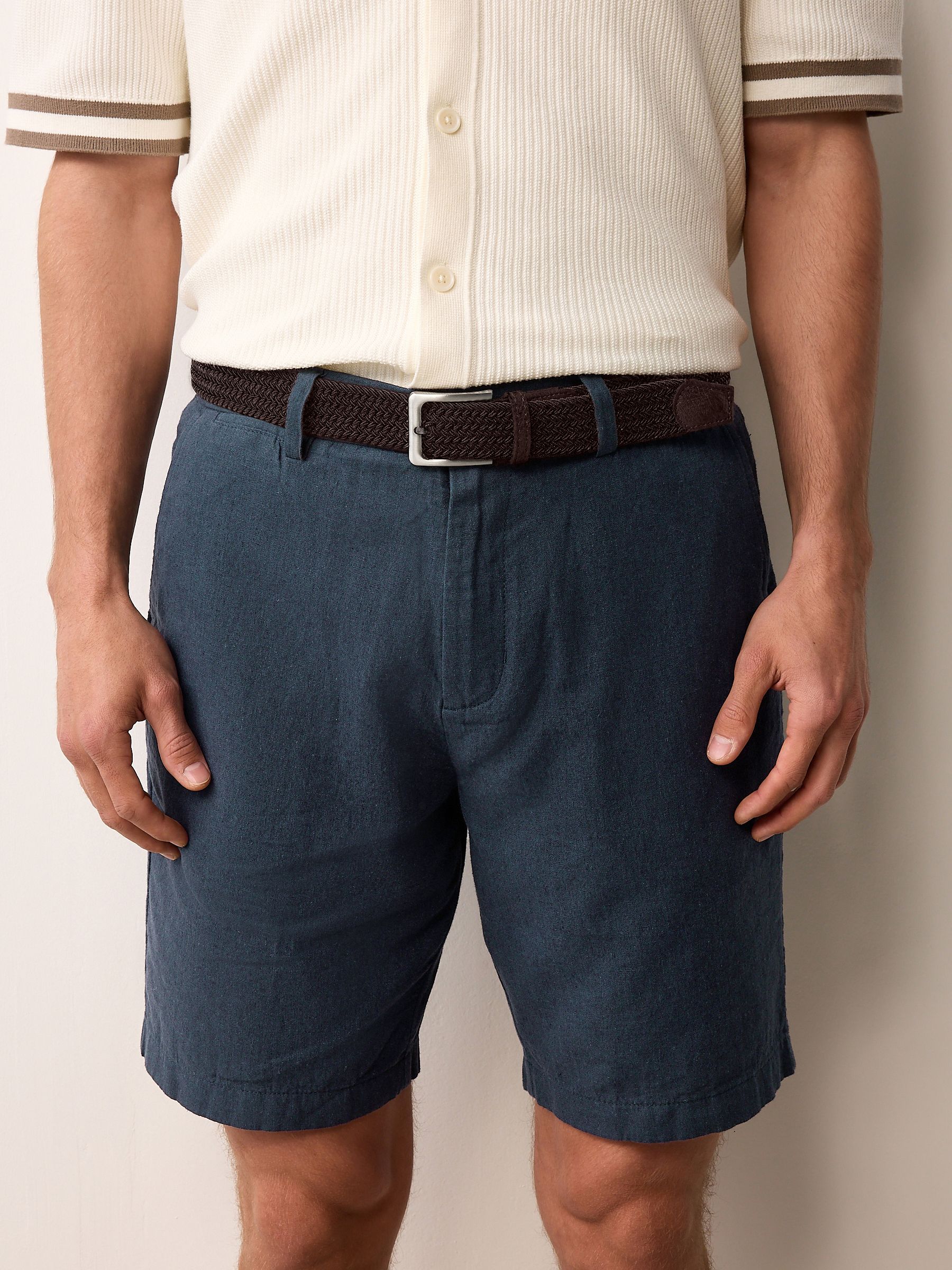 Marineblauw - Chinoshort van linnen-katoen met riem inbegrepen