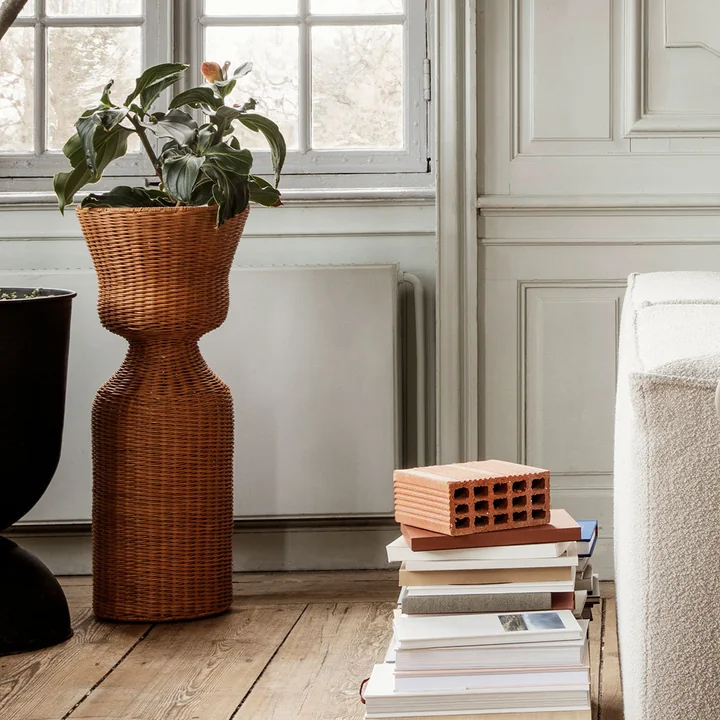 Ferm Living - Agnes Blumenständer geflochten, H 90 cm, natur