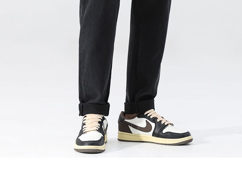Goretti - Mid Rise Distressed Slim Fit Jeans