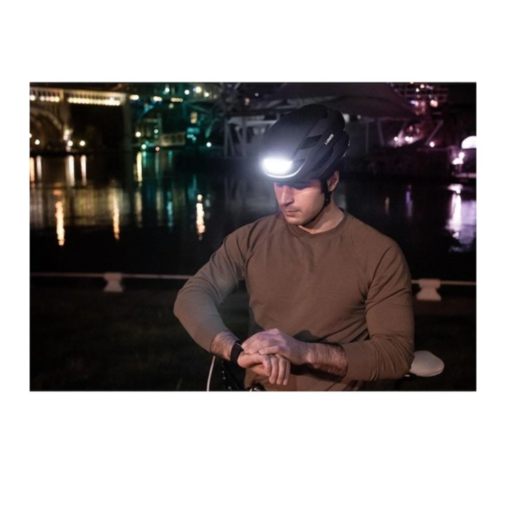 (Gr. M/L) Ultra Verstellbarer Fahrrad Helm Velo Kopf Schutz mit Front- und Rücklicht / Blinkerfunktion - Schwarz