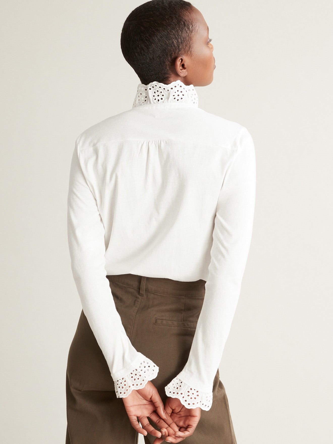 T-shirt bi-matière col brodé femme