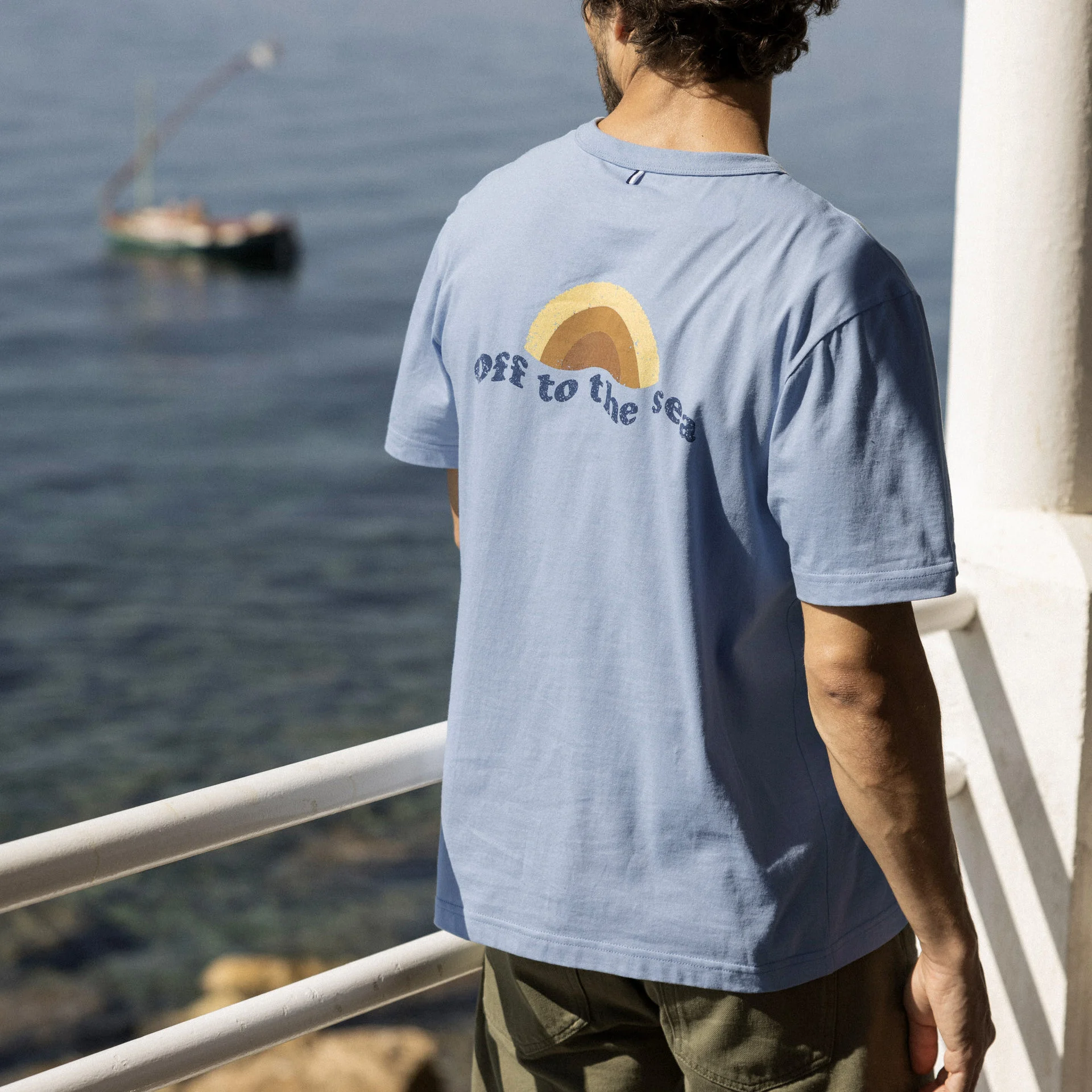 T-shirt bleu clair Off To The Sea coton et coton recyclé - modèle lugny