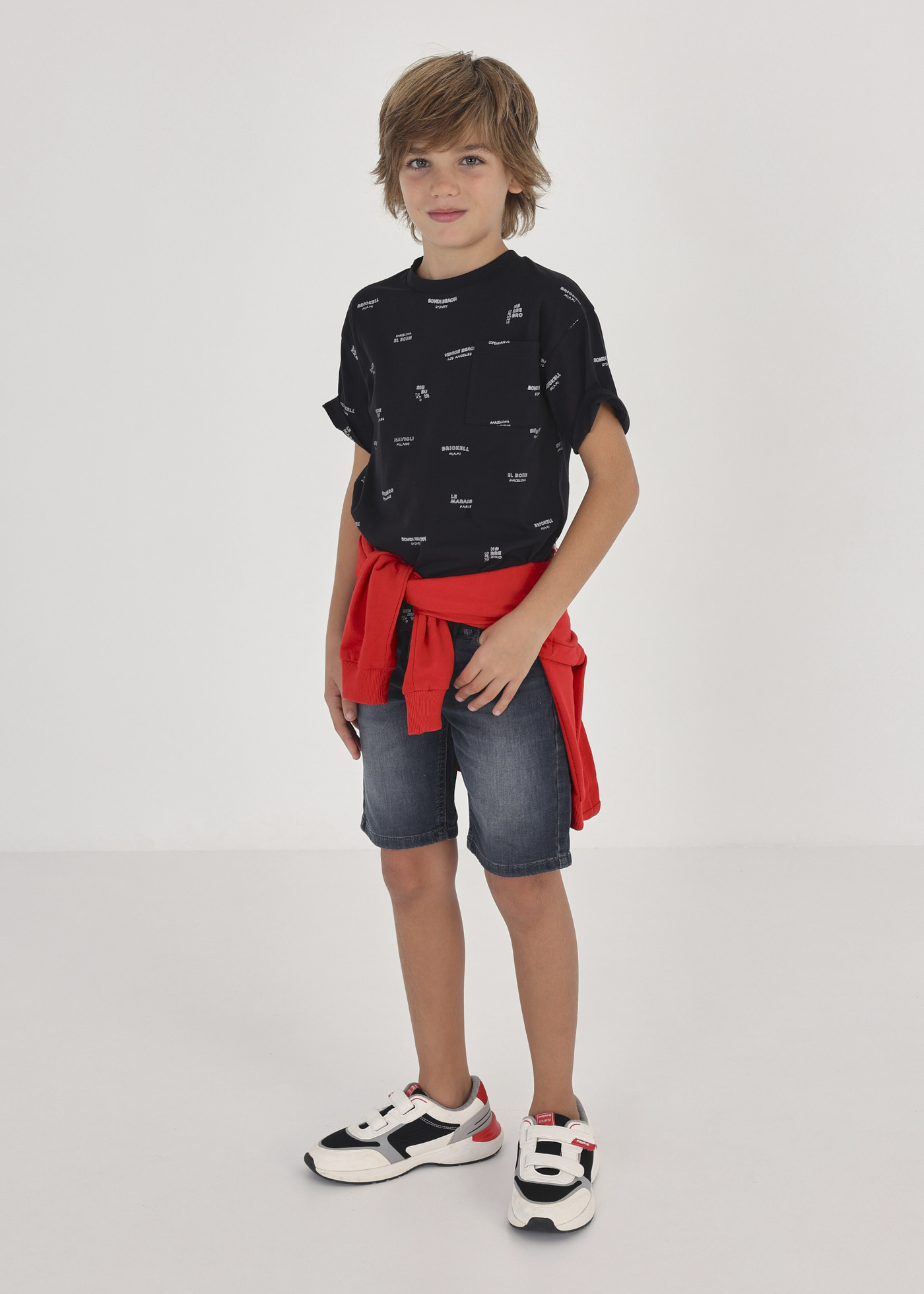 Camiseta infantil com estampa em algodão sustentável.