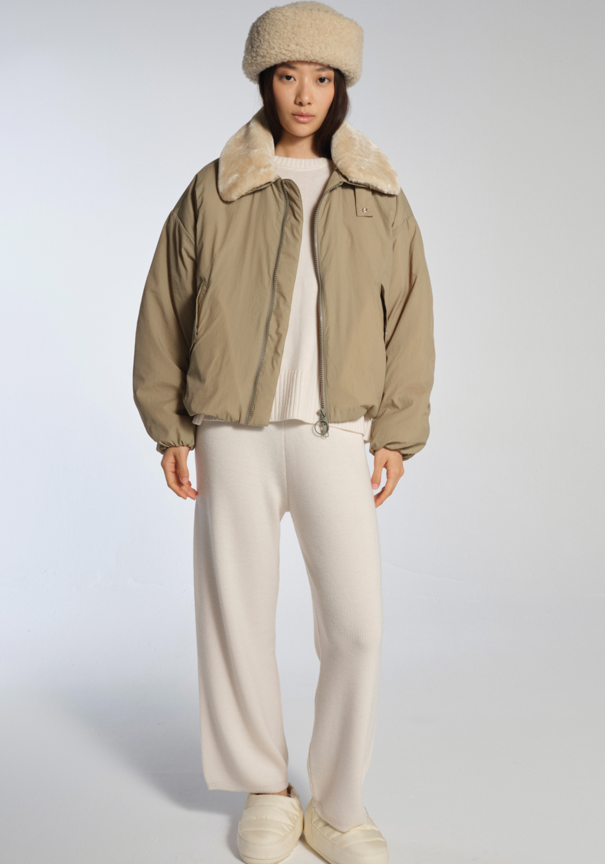 Embassy of Bricks and Logs Bomber-Jacke Camden Pale Olive