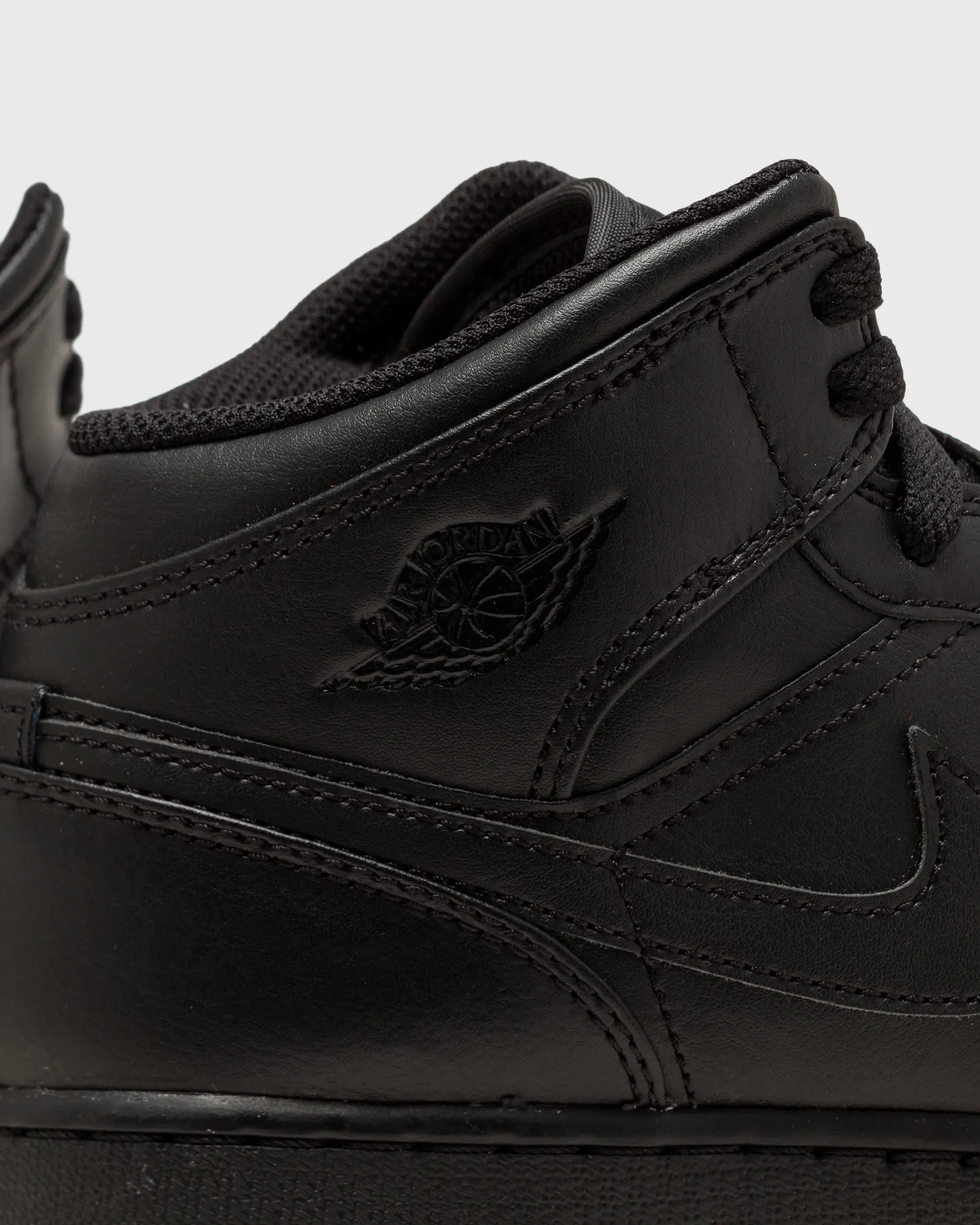 Jordan AIR JORDAN 1 MID (GS)