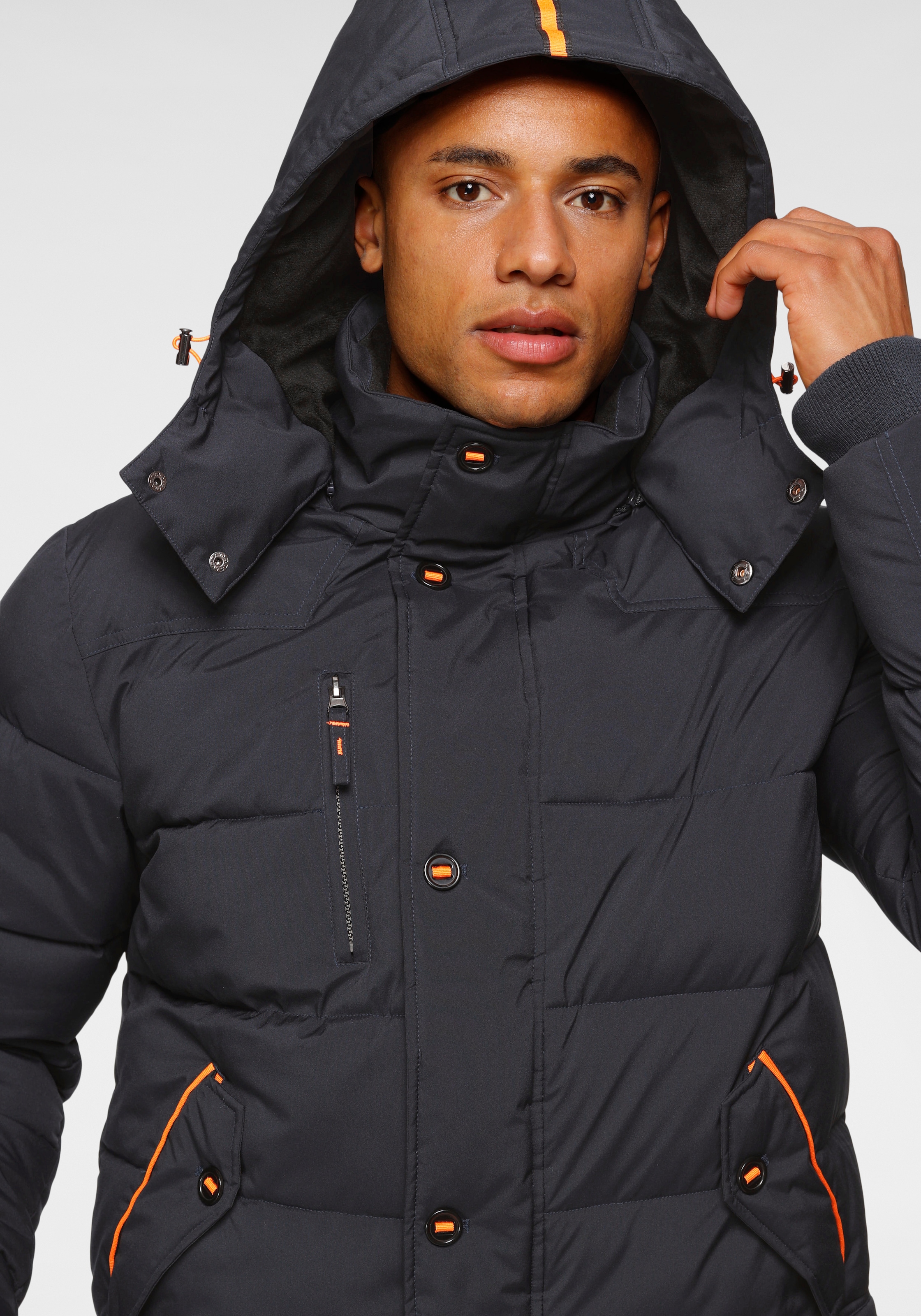 Bruno Banani Steppjacke mit Kapuze Winterjacke mit Fellimitat und abnehmbarer Kapuze