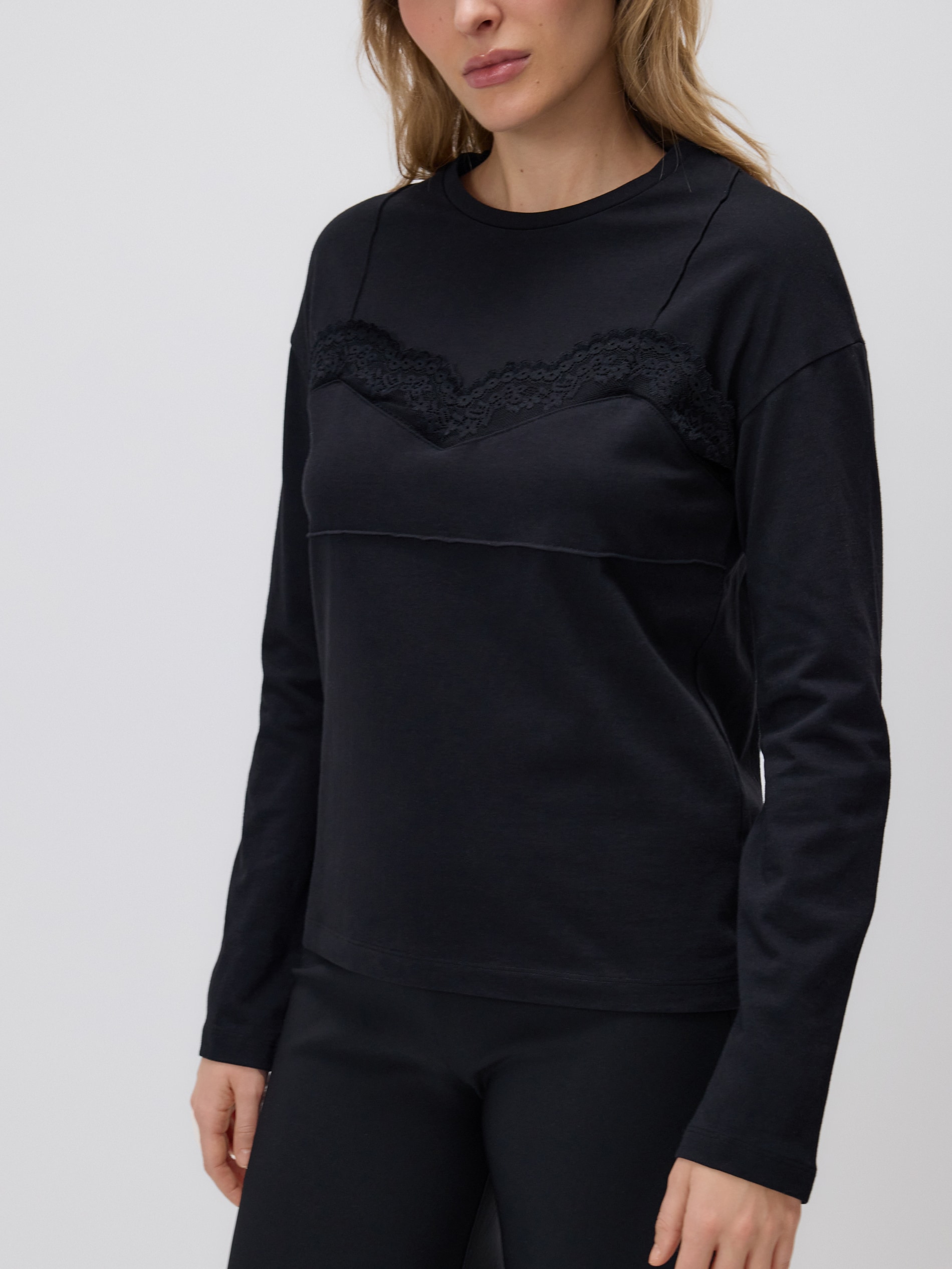 Bluse mit dekorativem Detail