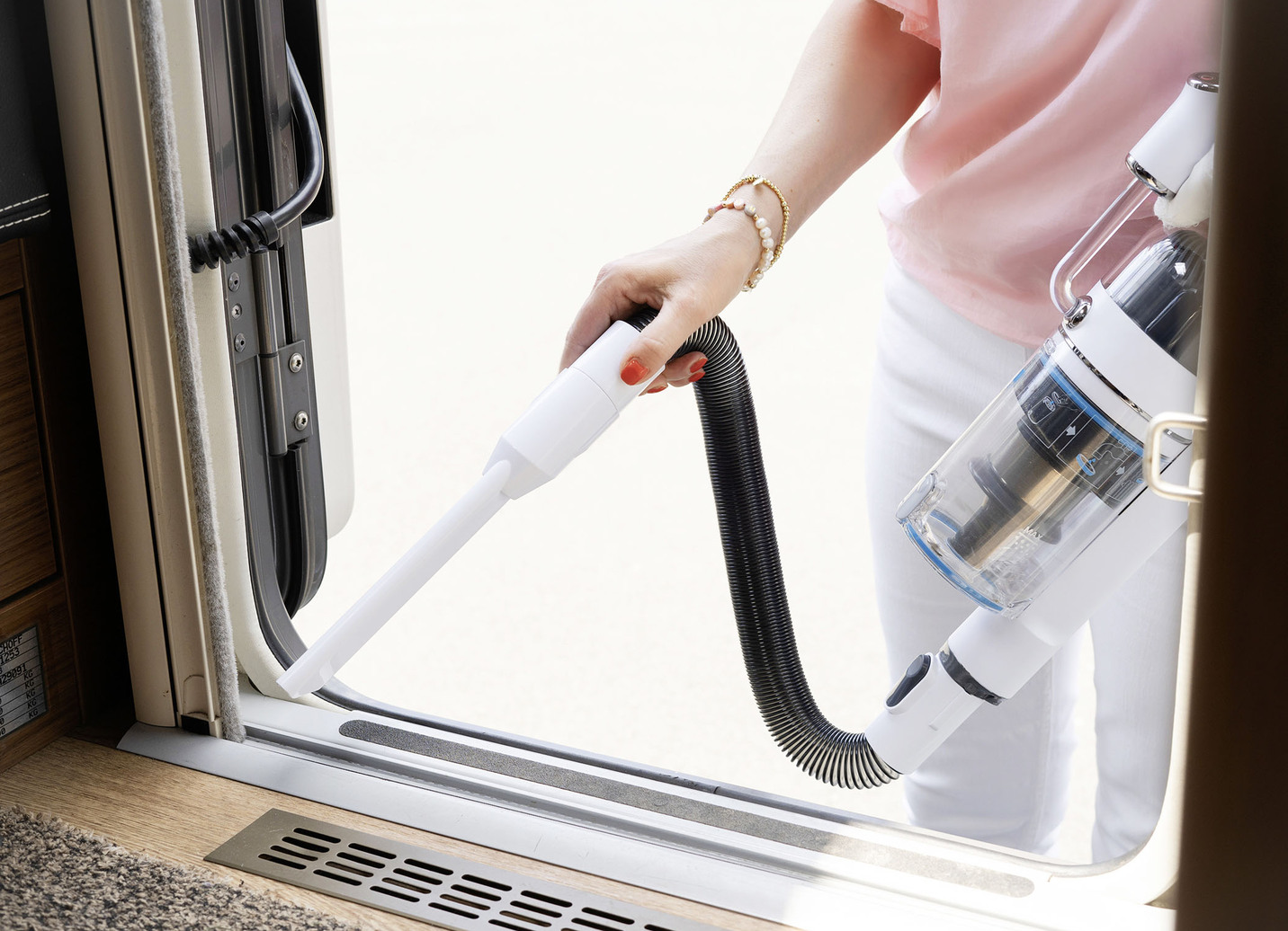 Hoogo S6 – 2-in-1-Akku-Handstaubsauger – leicht und flexibel