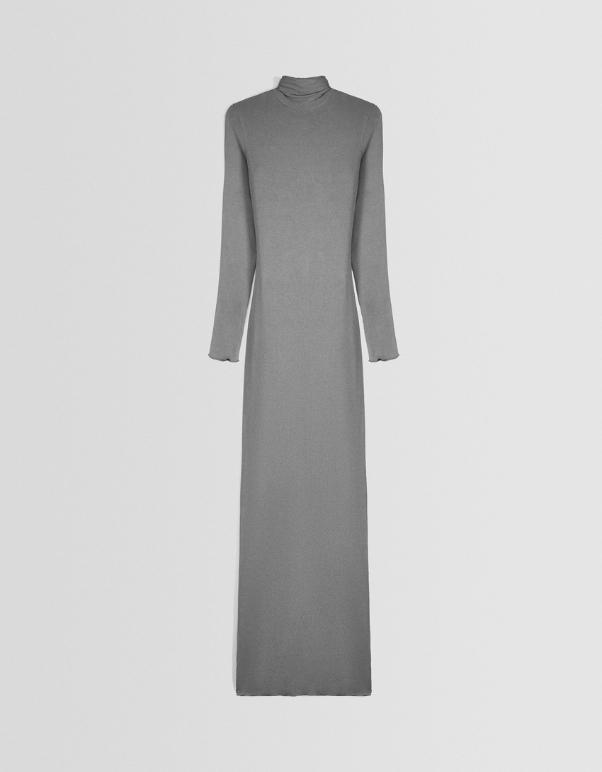 Vestido longo de gola alta e mangas compridas