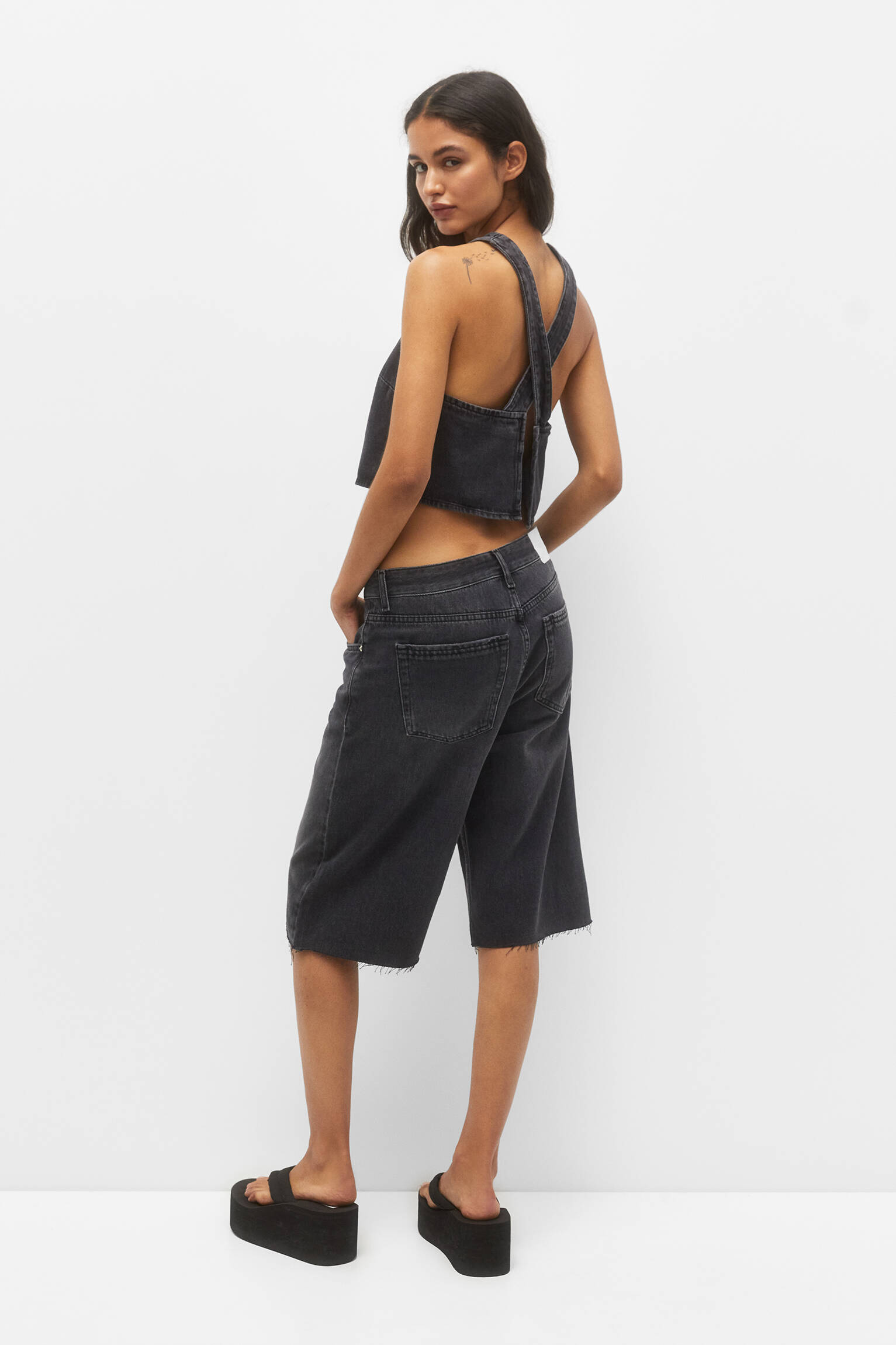 BLUSA JEANS COM COSTAS ABERTAS - PRETA