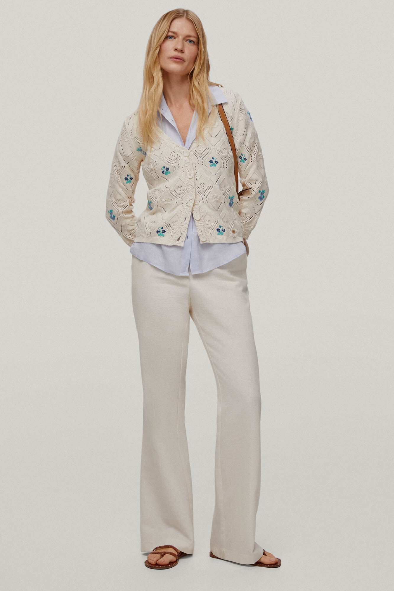 Chaqueta bordada flores - Bege